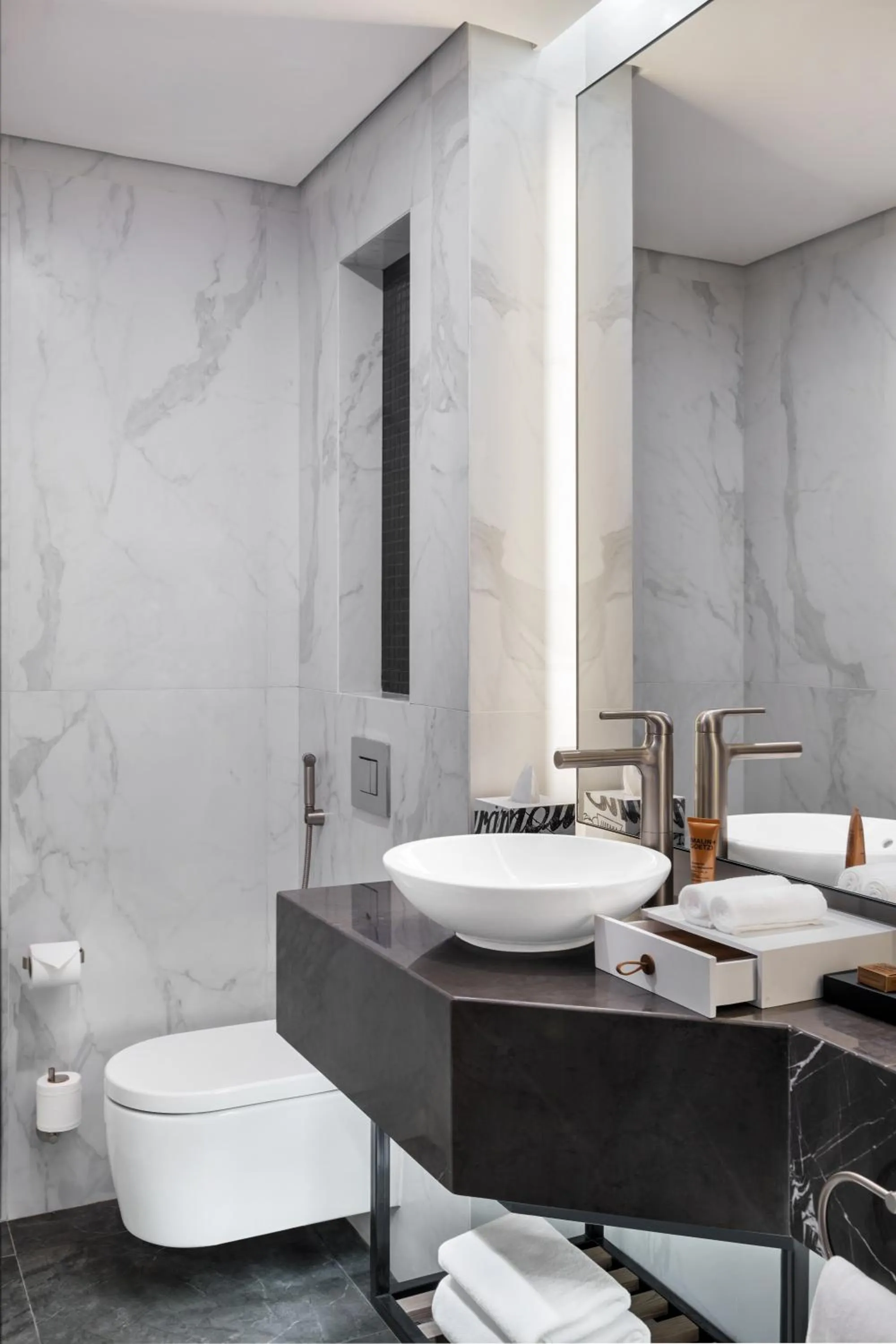 Toilet in Paramount Hotel Midtown