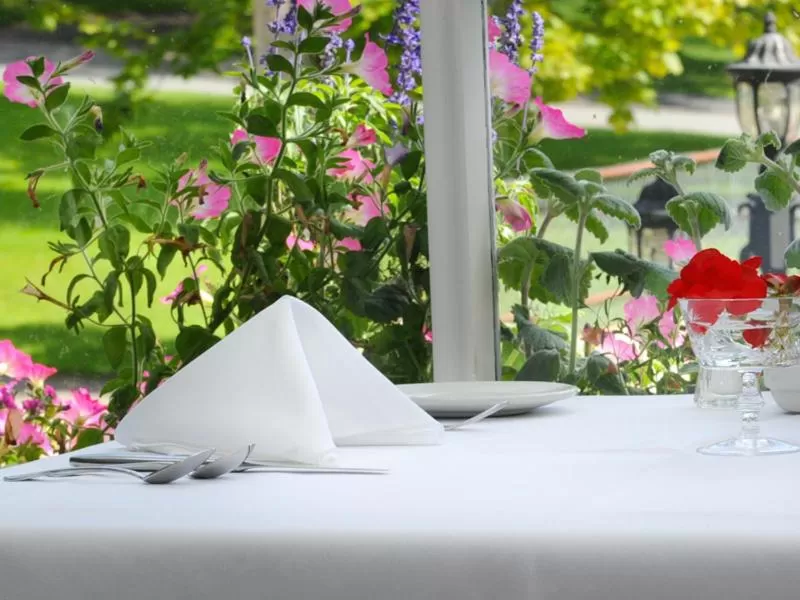 Restaurant/places to eat in Telegraph House Motel