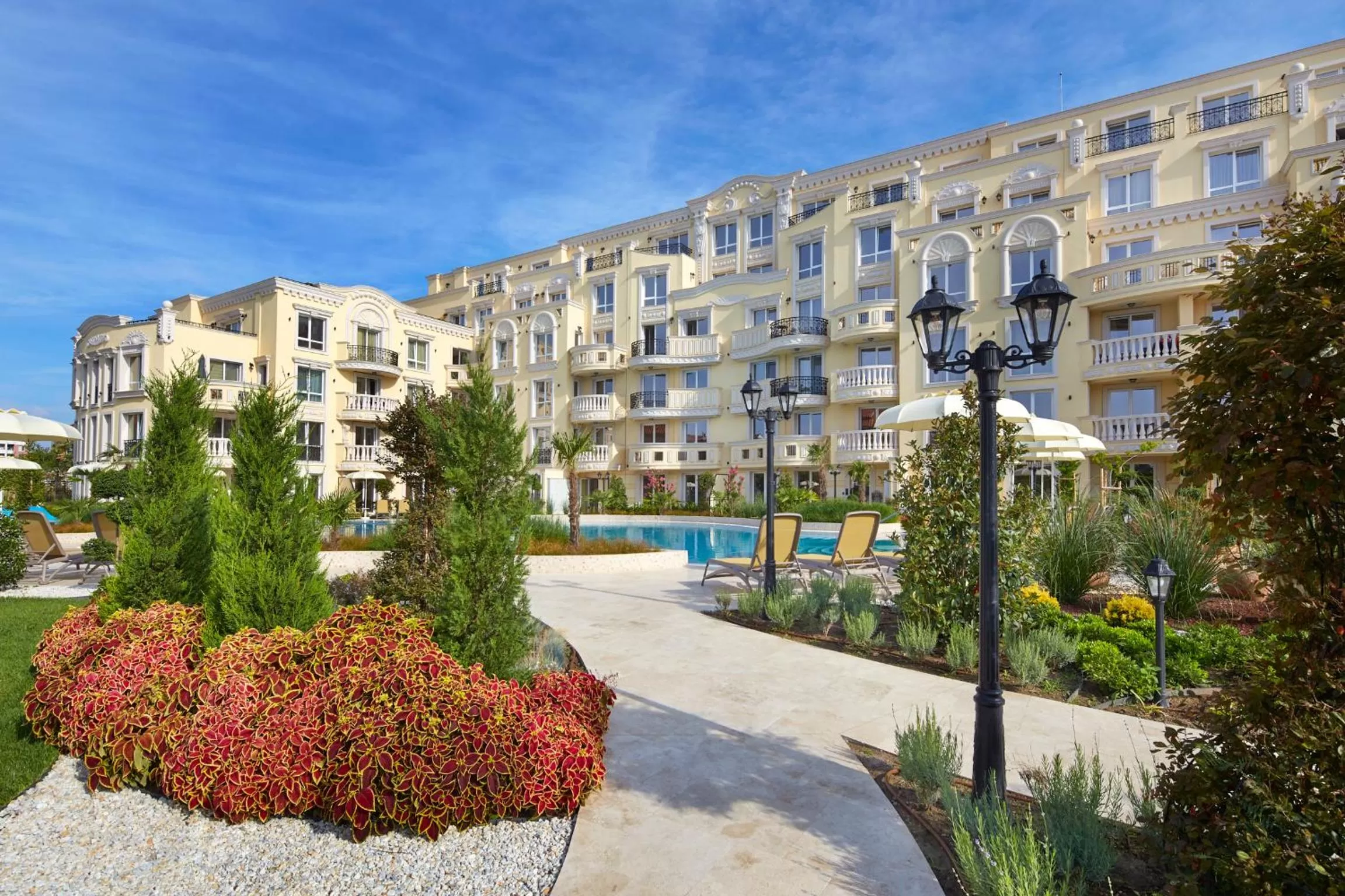 Property building in Bellicity Apart Complex