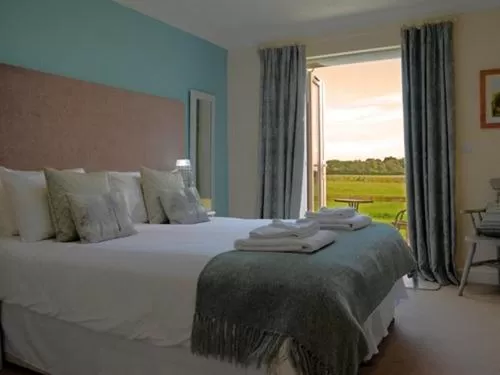 Bedroom, Bed in The White Horse View B&B