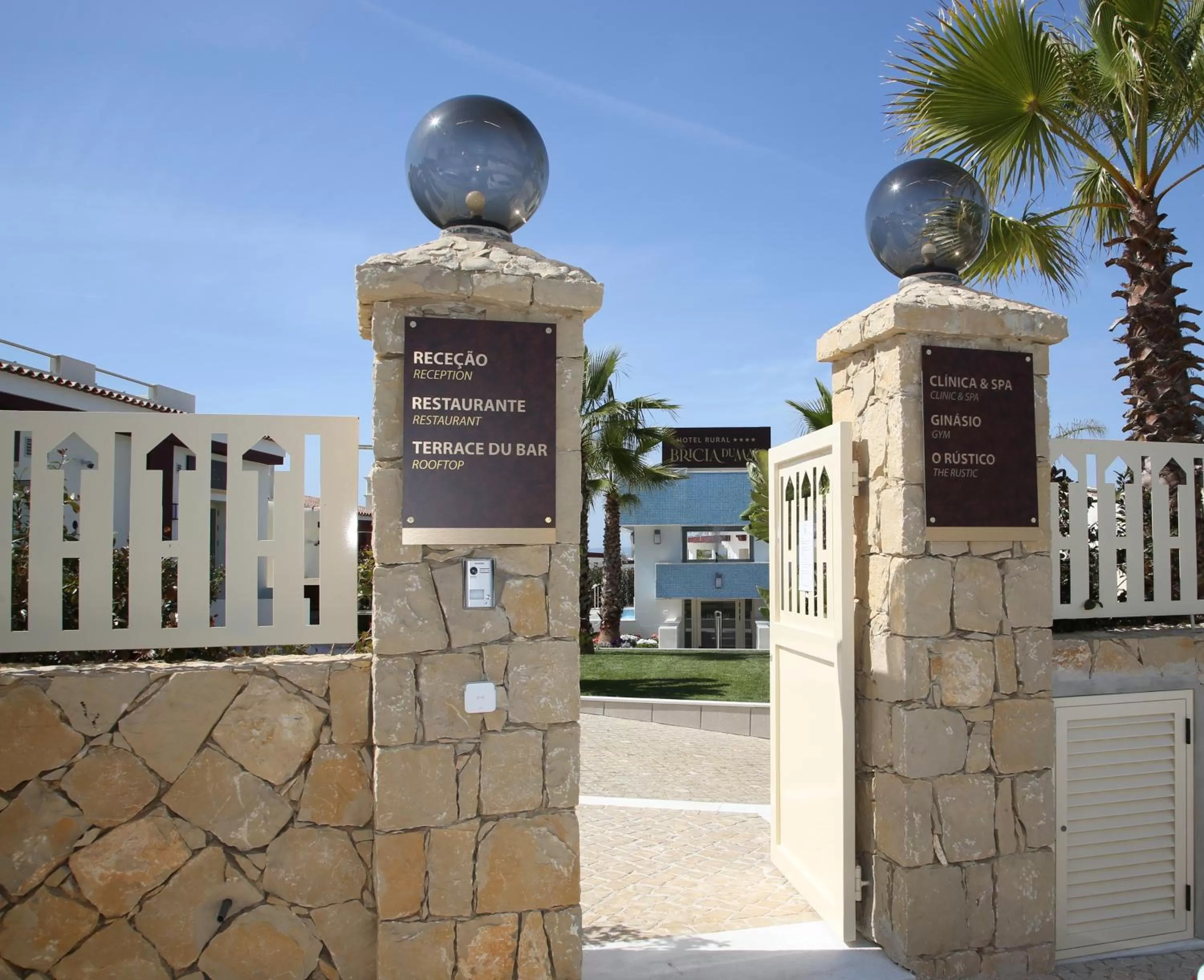 Property building in Hotel Rural Brícia Du Mar