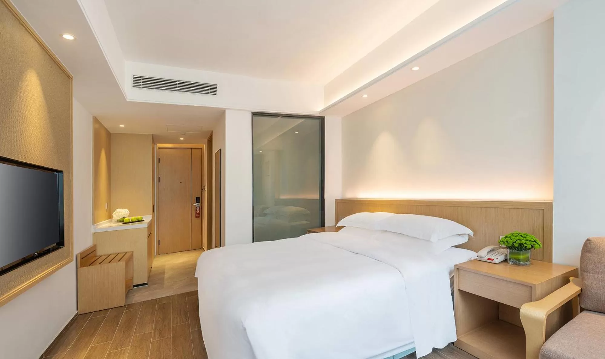 Bed in Sanya South China Hotel