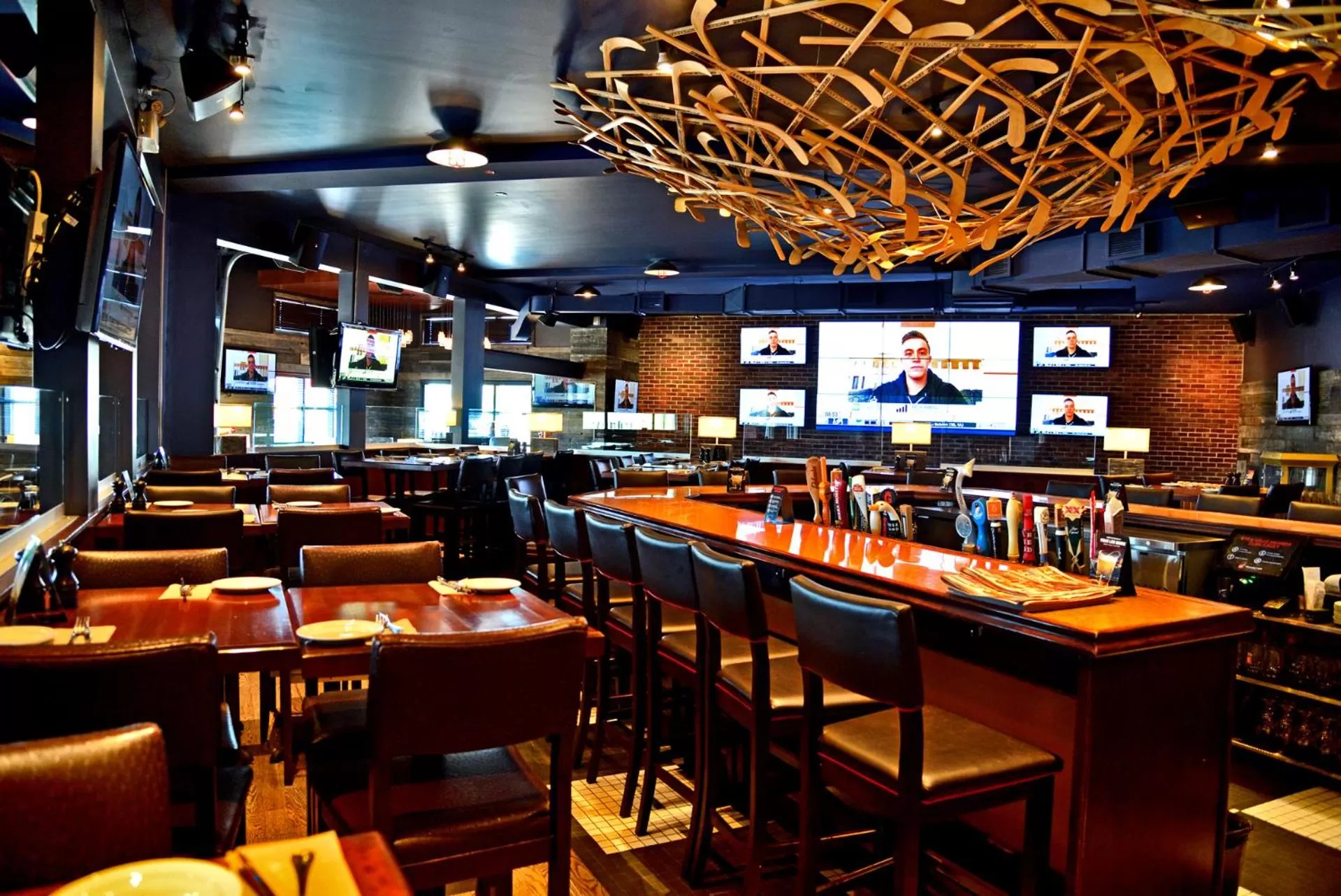 Restaurant/places to eat in Hôtel l'Empress