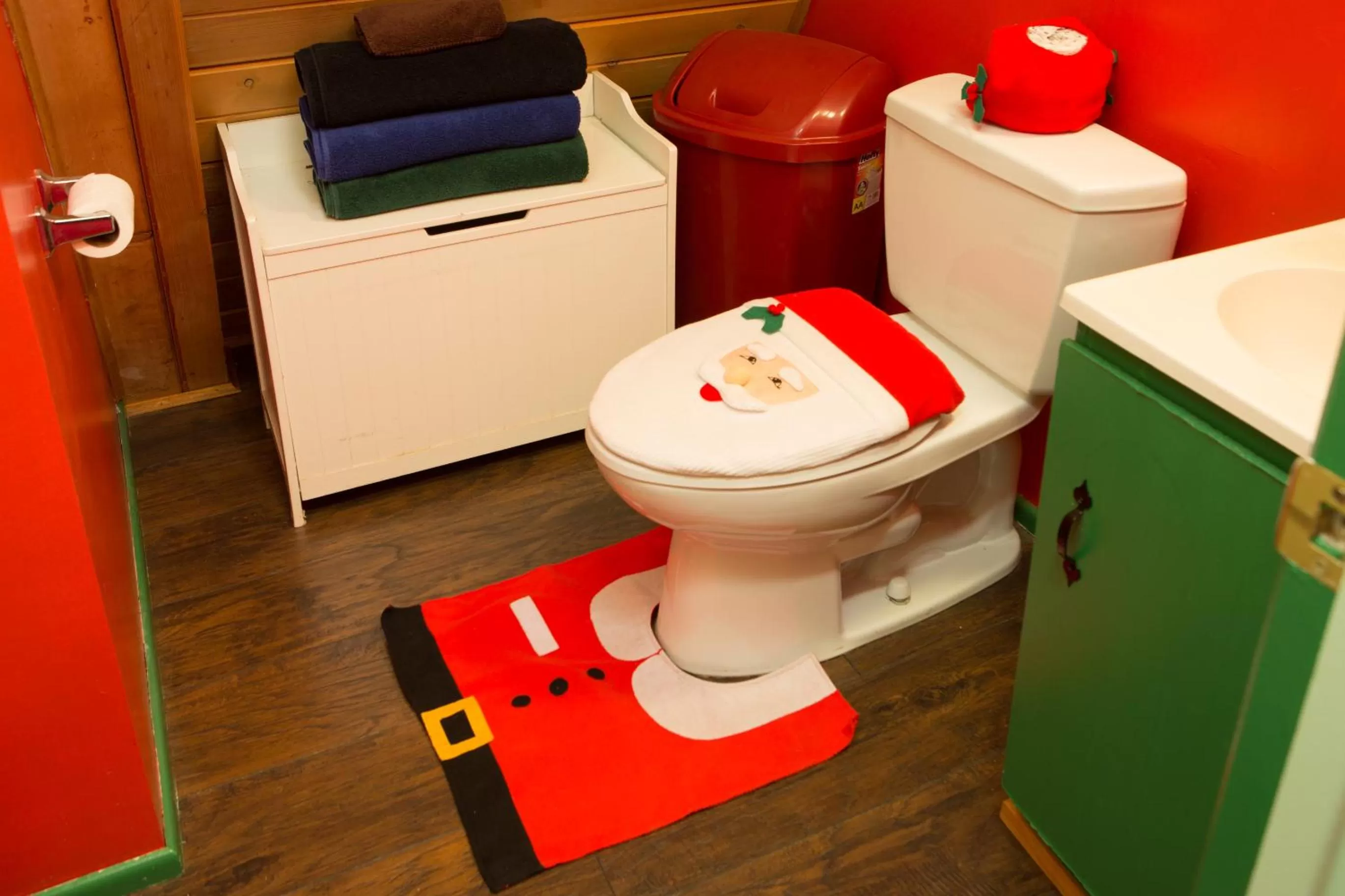 Hicksville Pines Chalets & Motel