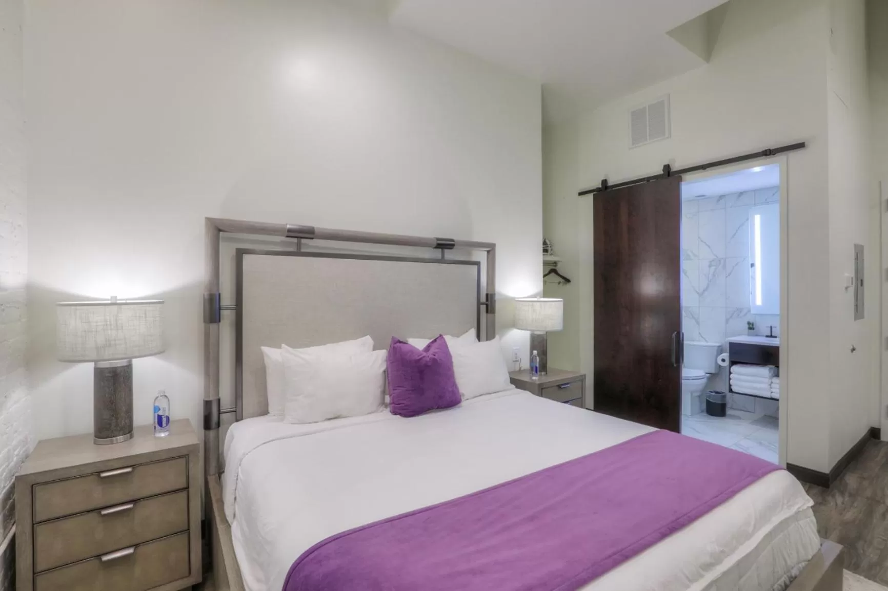 Bed in Studio 154 Hotel