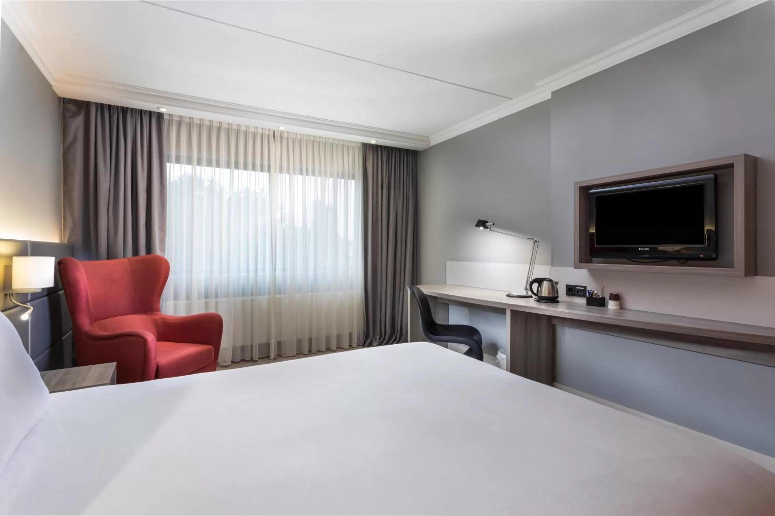 Bedroom, Bed in Ramada by Wyndham Amsterdam Airport Schiphol
