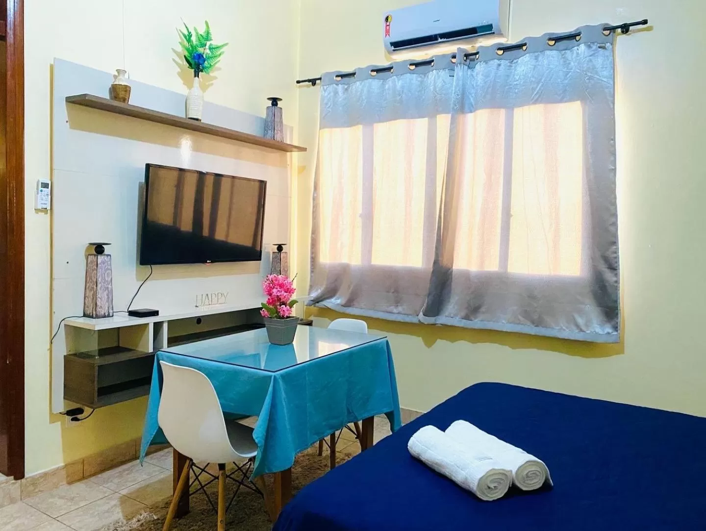 Living room, TV/Entertainment Center in Pousada Casa do Ivo Santarém