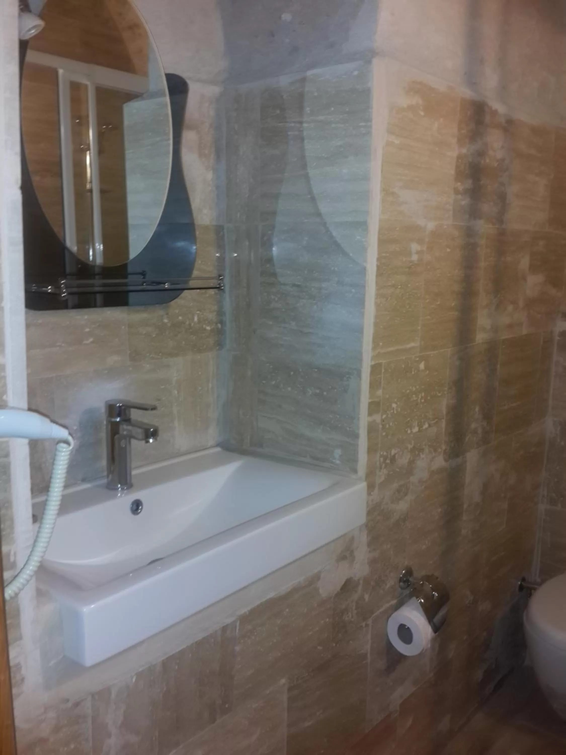 Shower in Diamond of Cappadocia