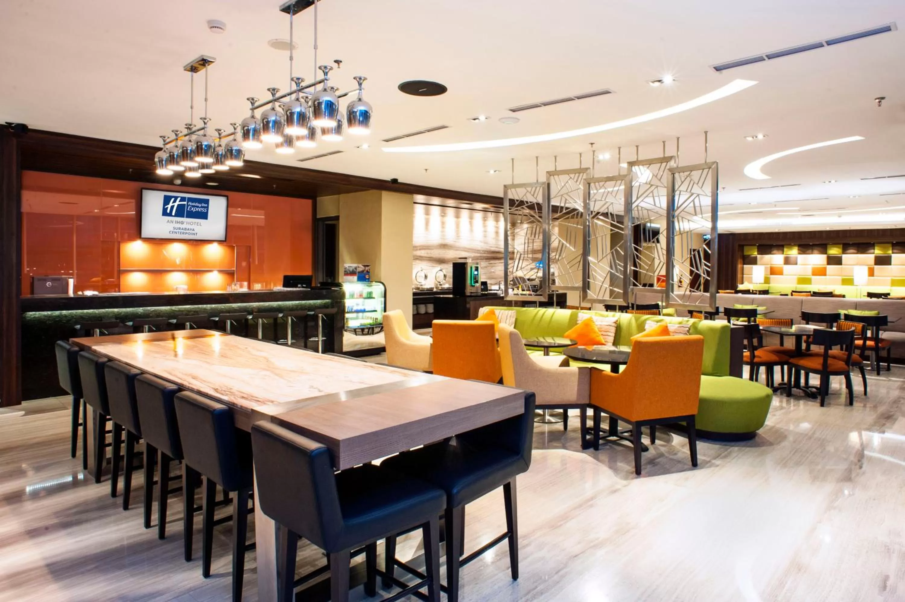 Restaurant/places to eat in Holiday Inn Express Surabaya CenterPoint by IHG