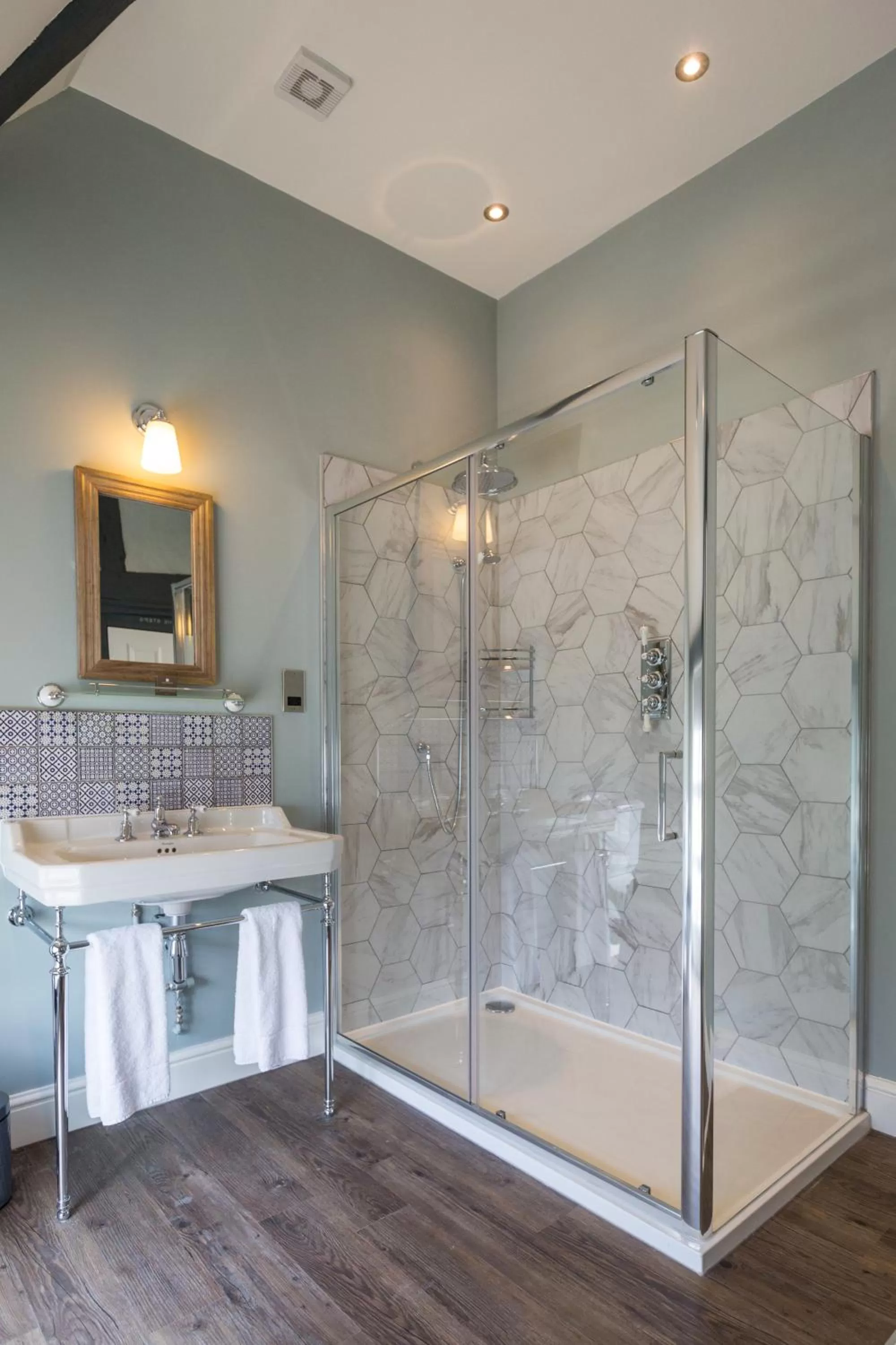 Bathroom in The Chequers Marlow