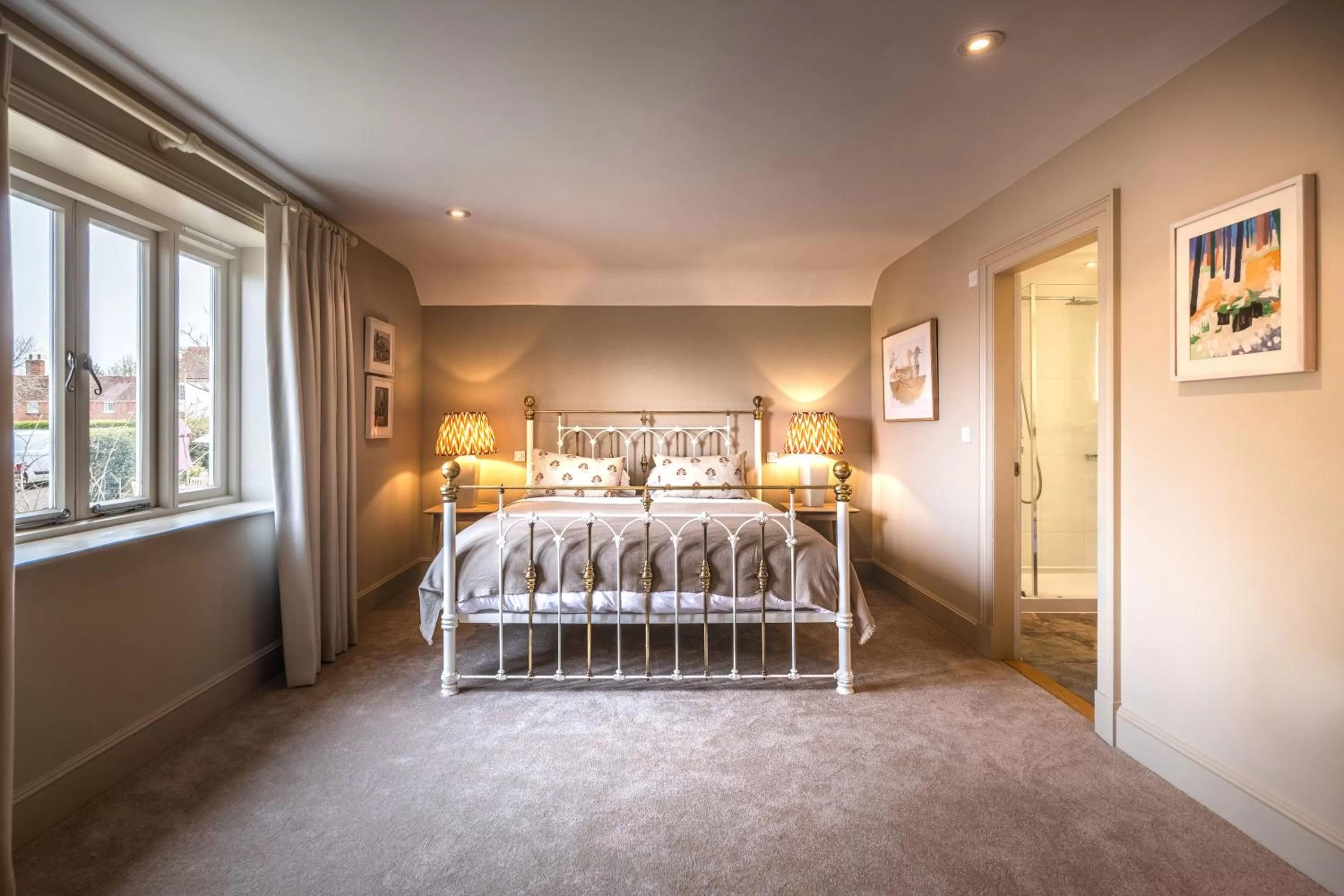 Photo of the whole room, Bed in The Crown Inn