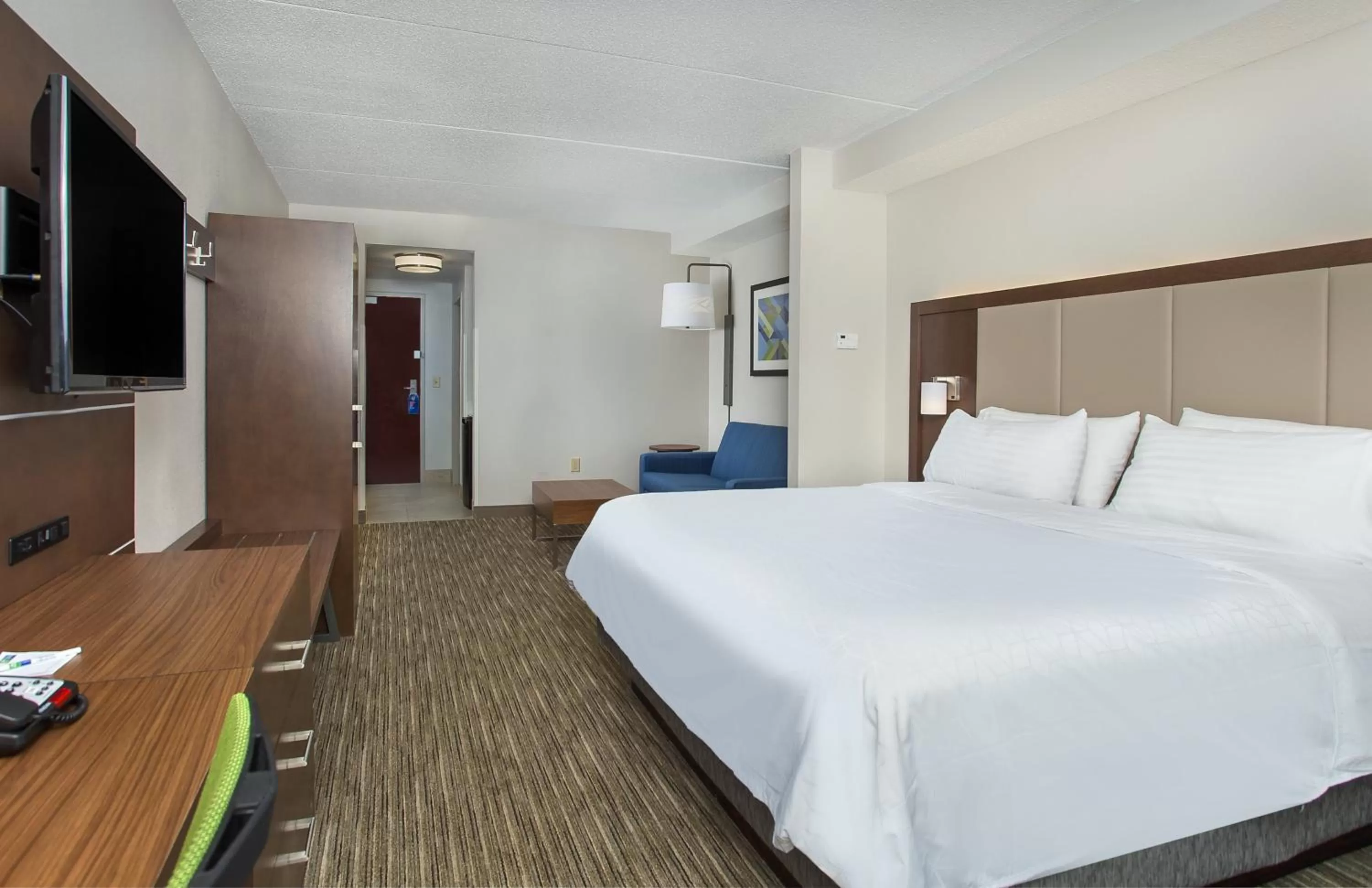 Photo of the whole room, Bed in Holiday Inn Express & Suites Lebanon-Nashville Area by IHG