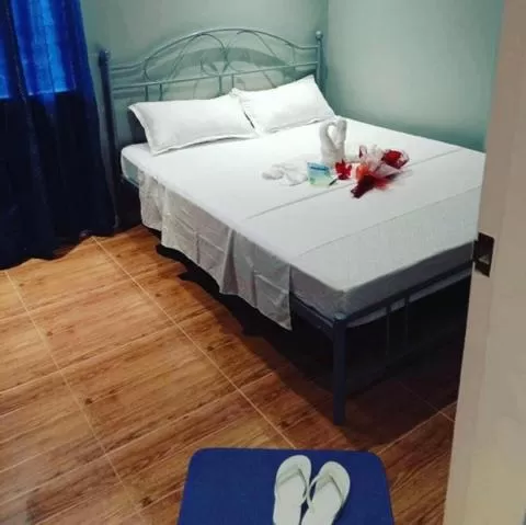 Bed in Kingswick Residences & Lodge