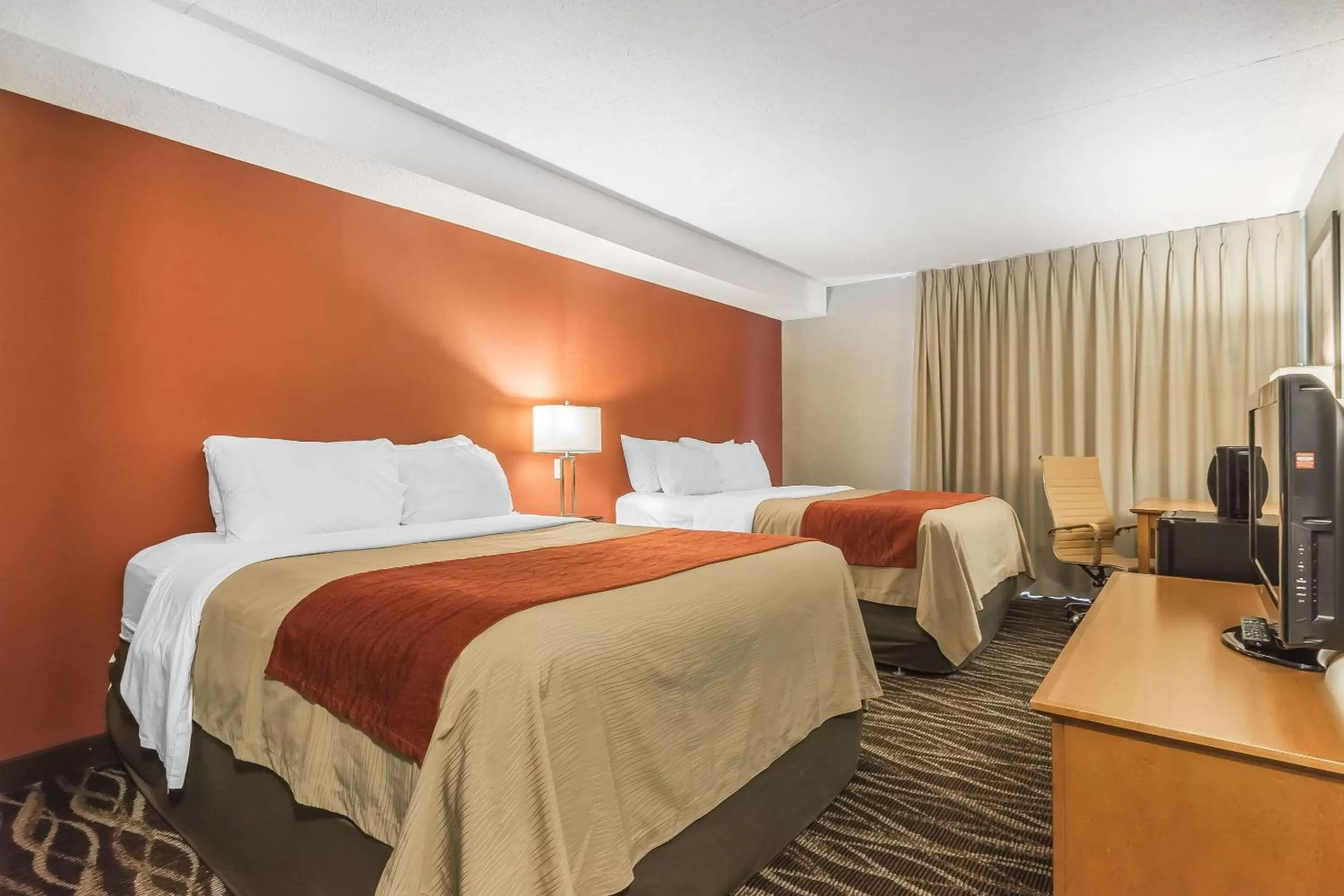 Queen Room with Two Queen Beds - Ground Floor - Non-Smoking in Comfort Inn Oshawa
