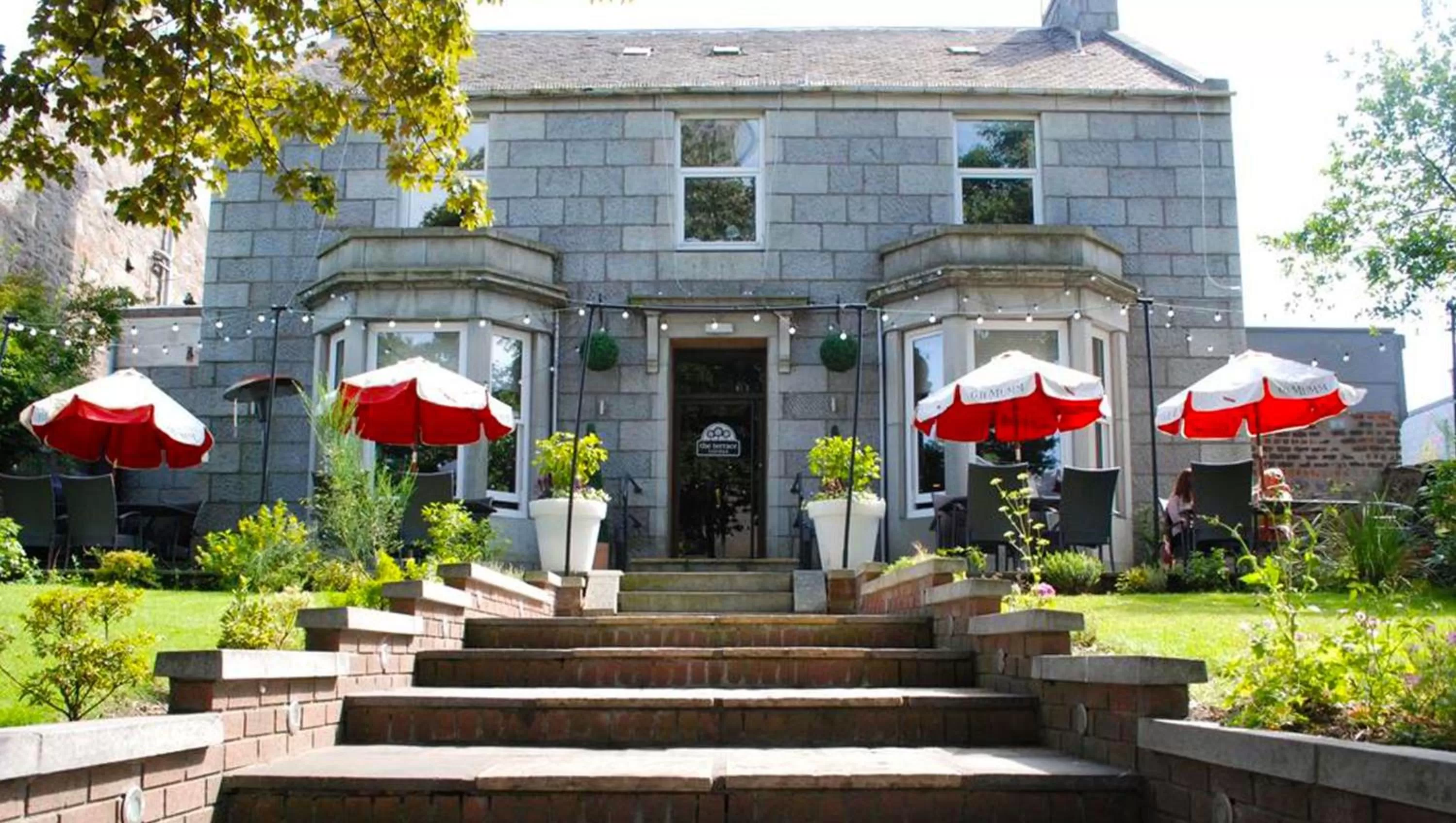 Facade/entrance in Great Western Hotel Aberdeen