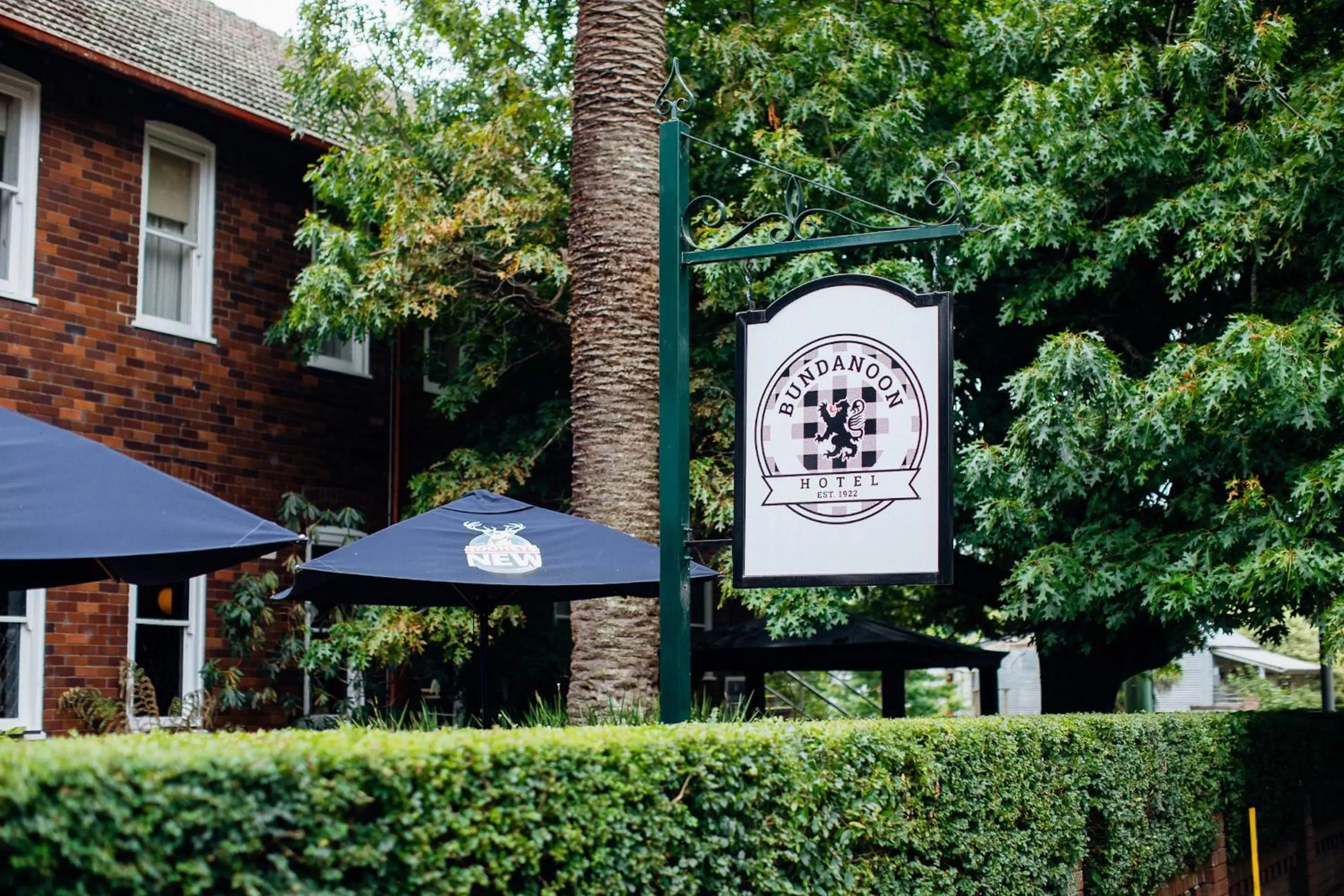 Facade/entrance in Bundanoon Hotel