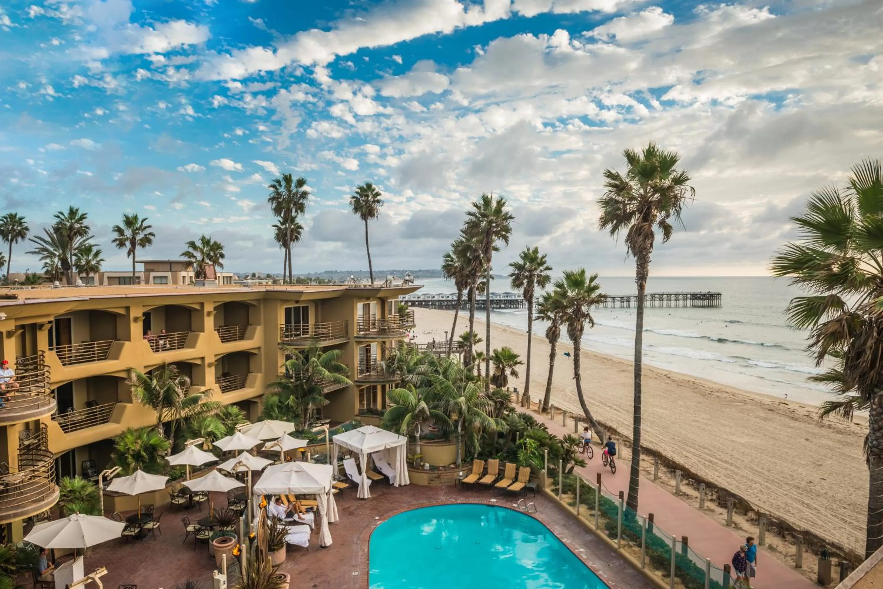 Property building in Pacific Terrace Hotel