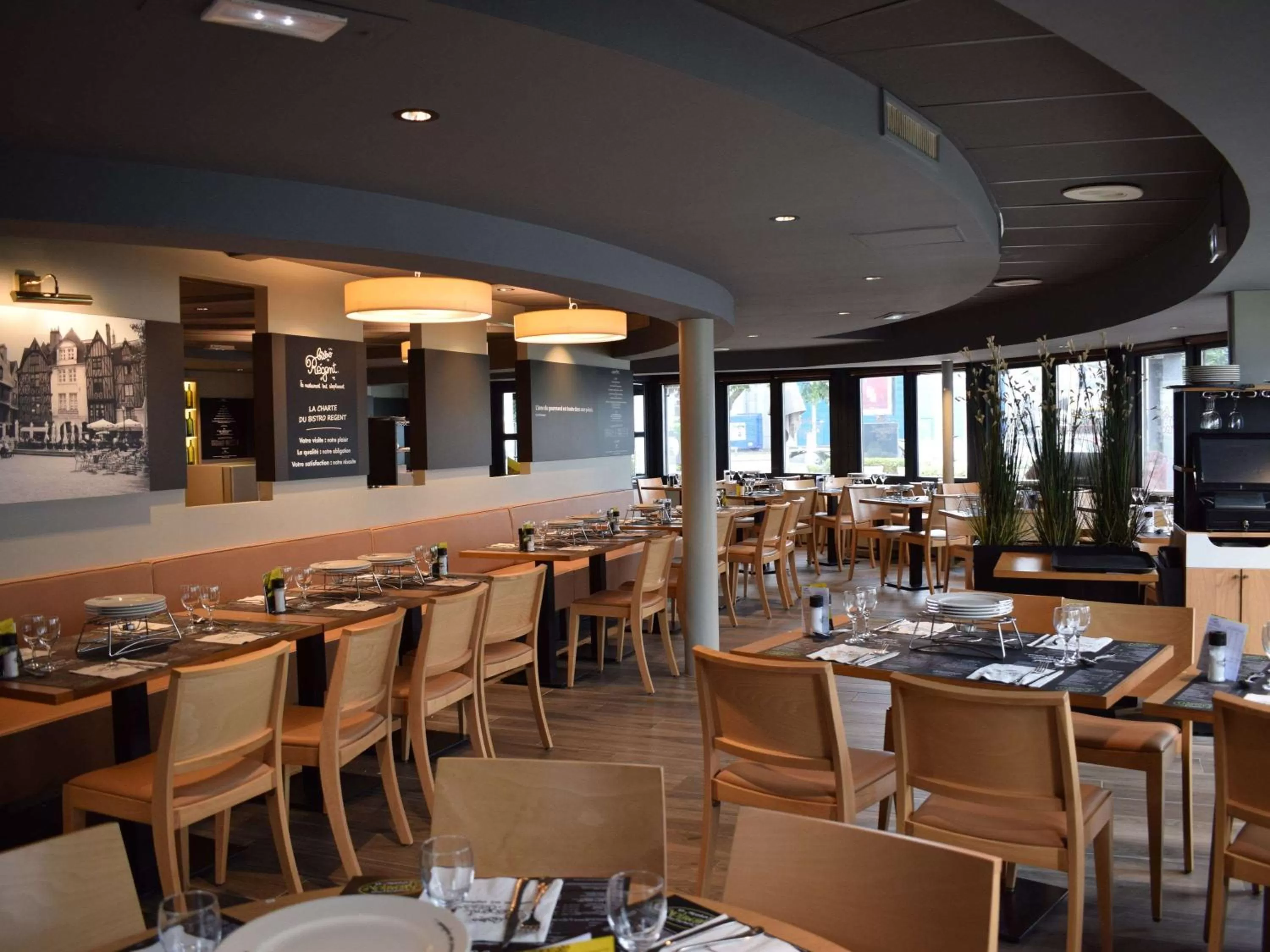 Restaurant/places to eat in ibis Tours Nord