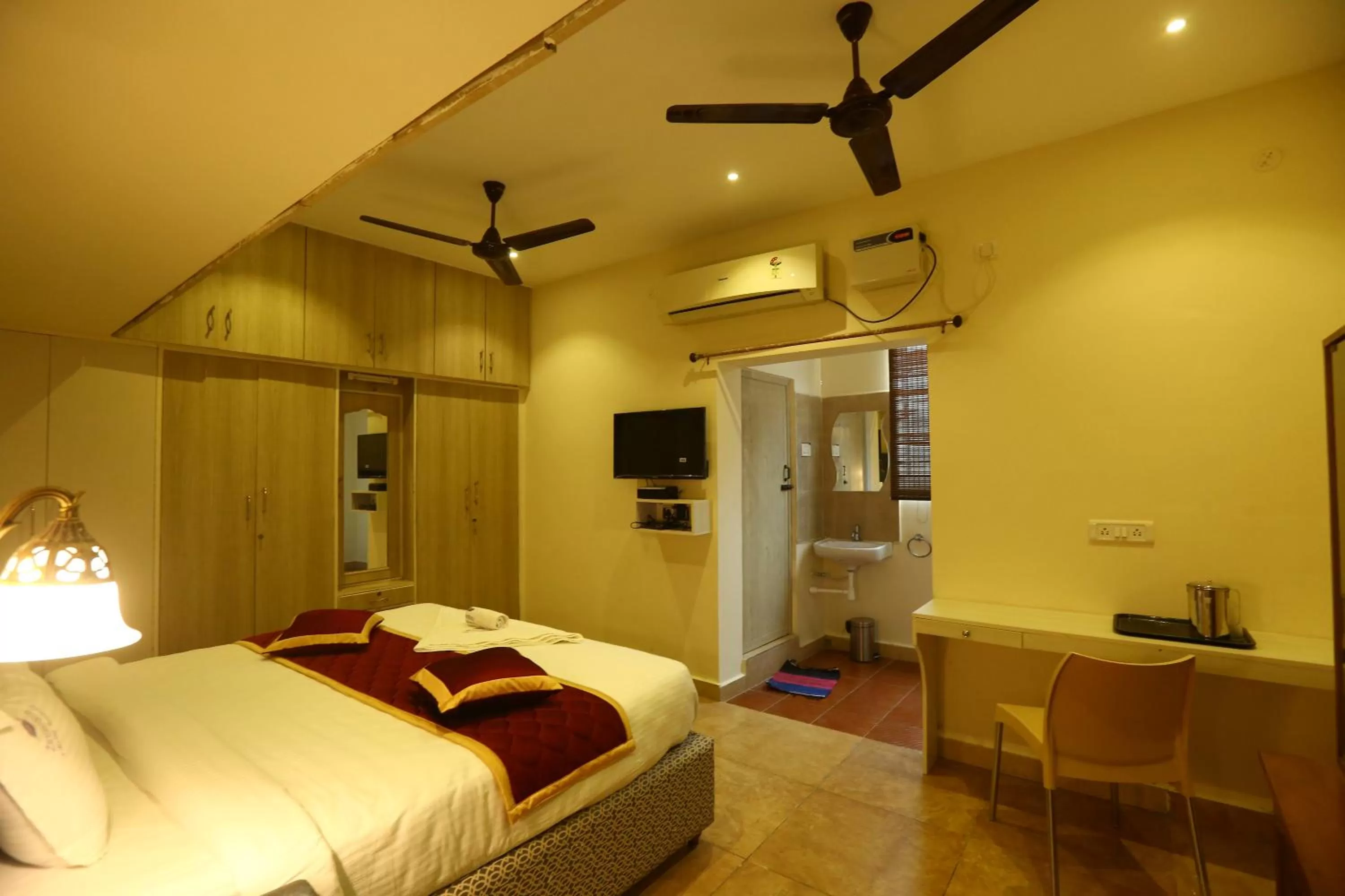 Bedroom, Bed in Zingle Stay Airport Hotel