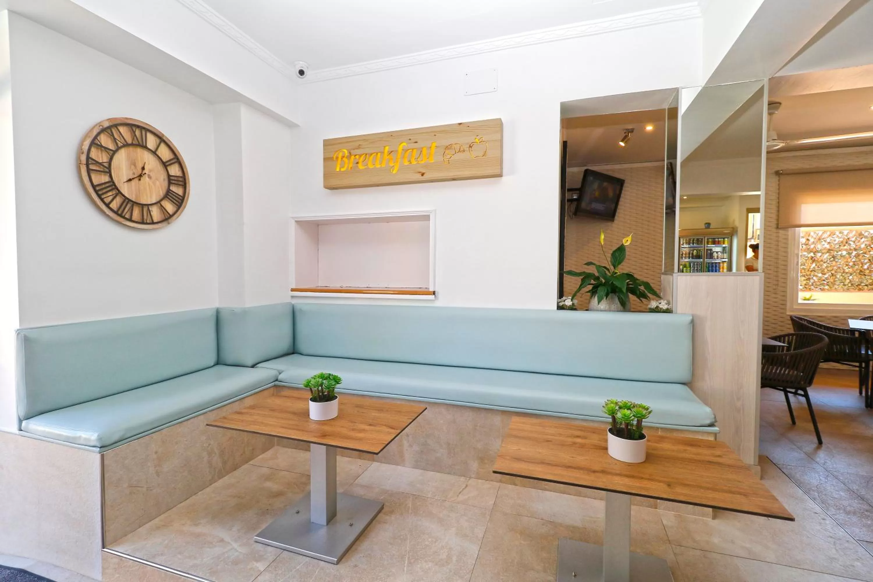 One-Bedroom Apartment in Martinez Apartments