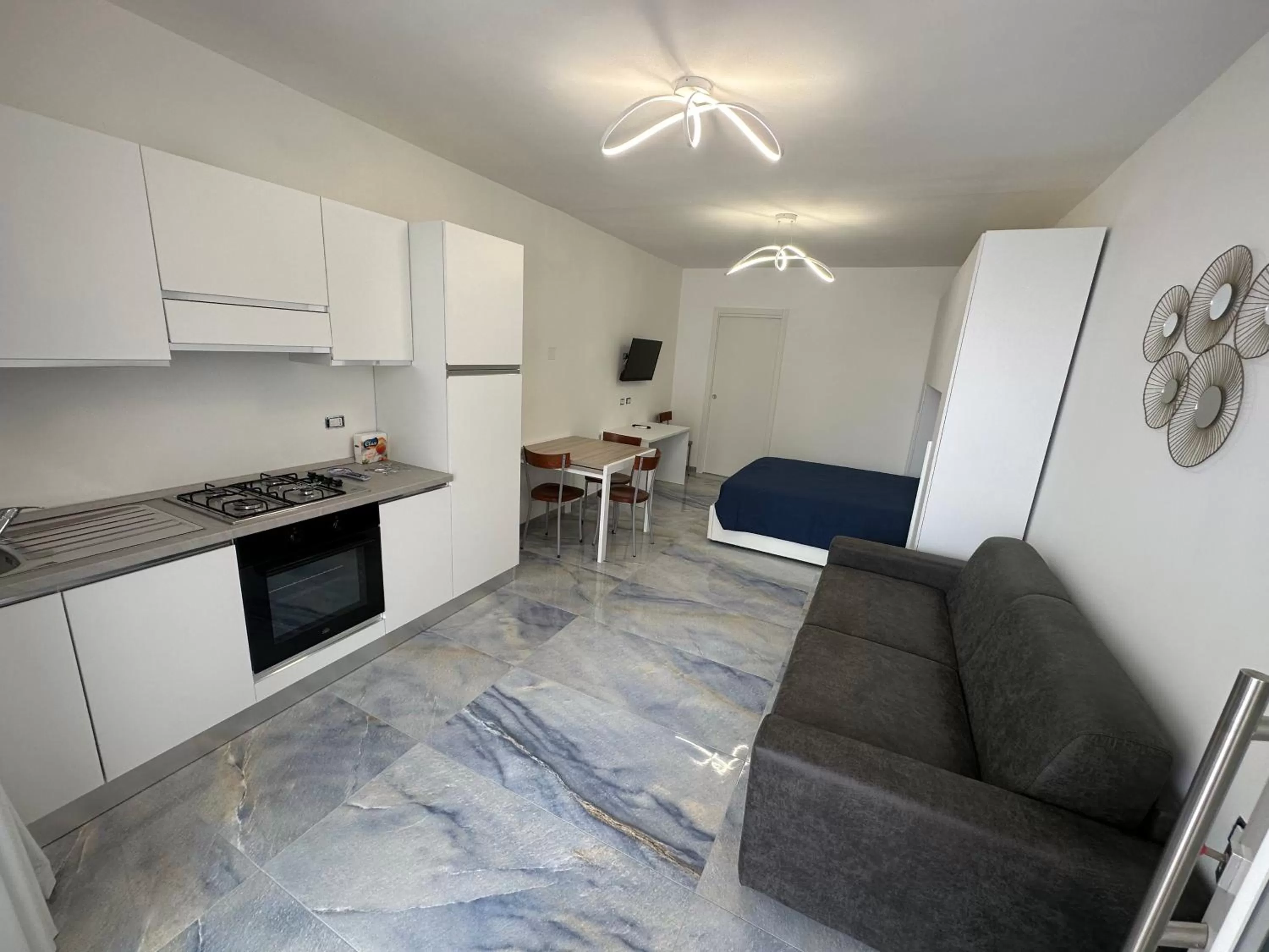 Kitchen/Kitchenette in Infinity Residence