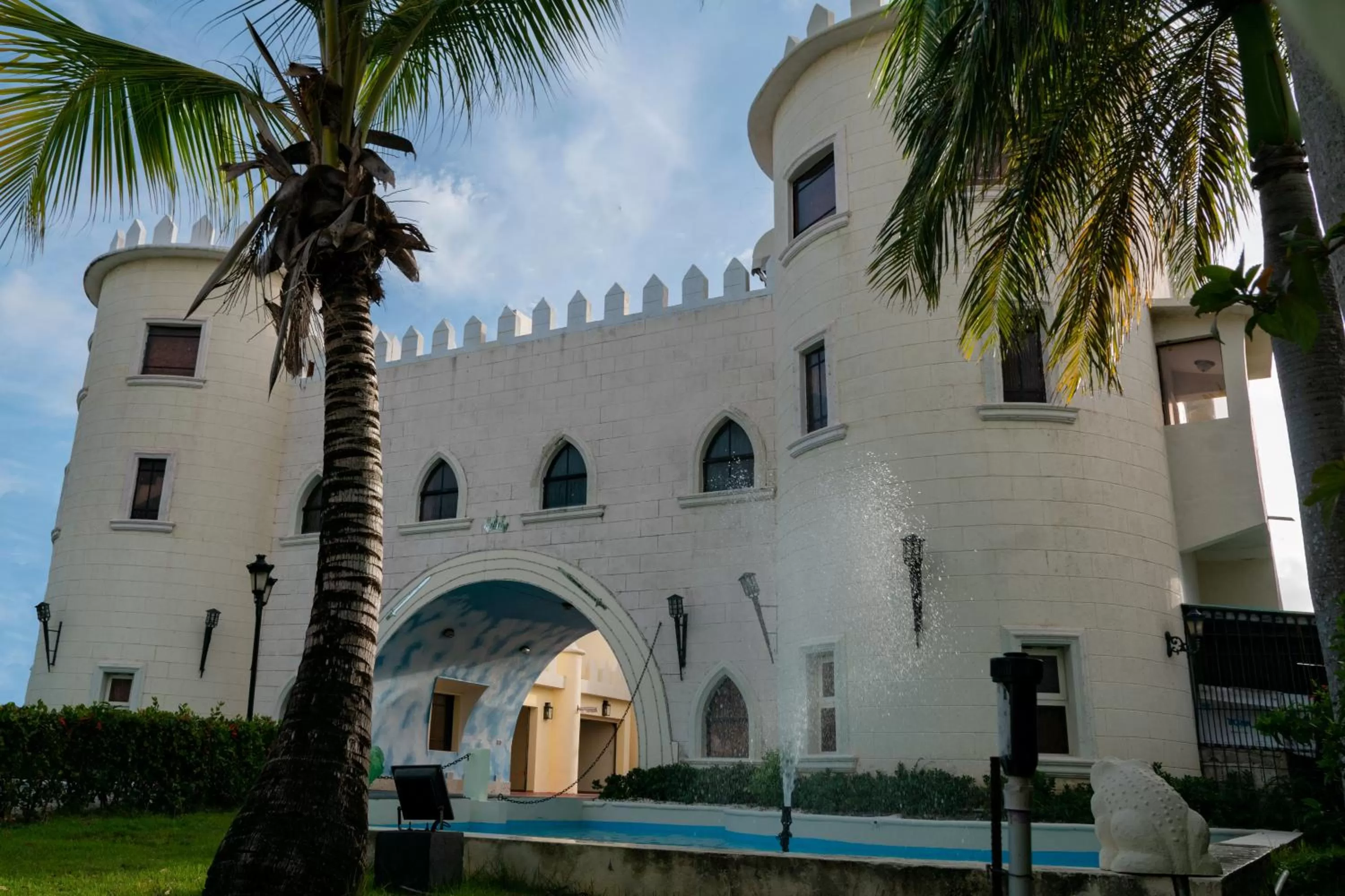 Property building in Aparthotel Castillo Real