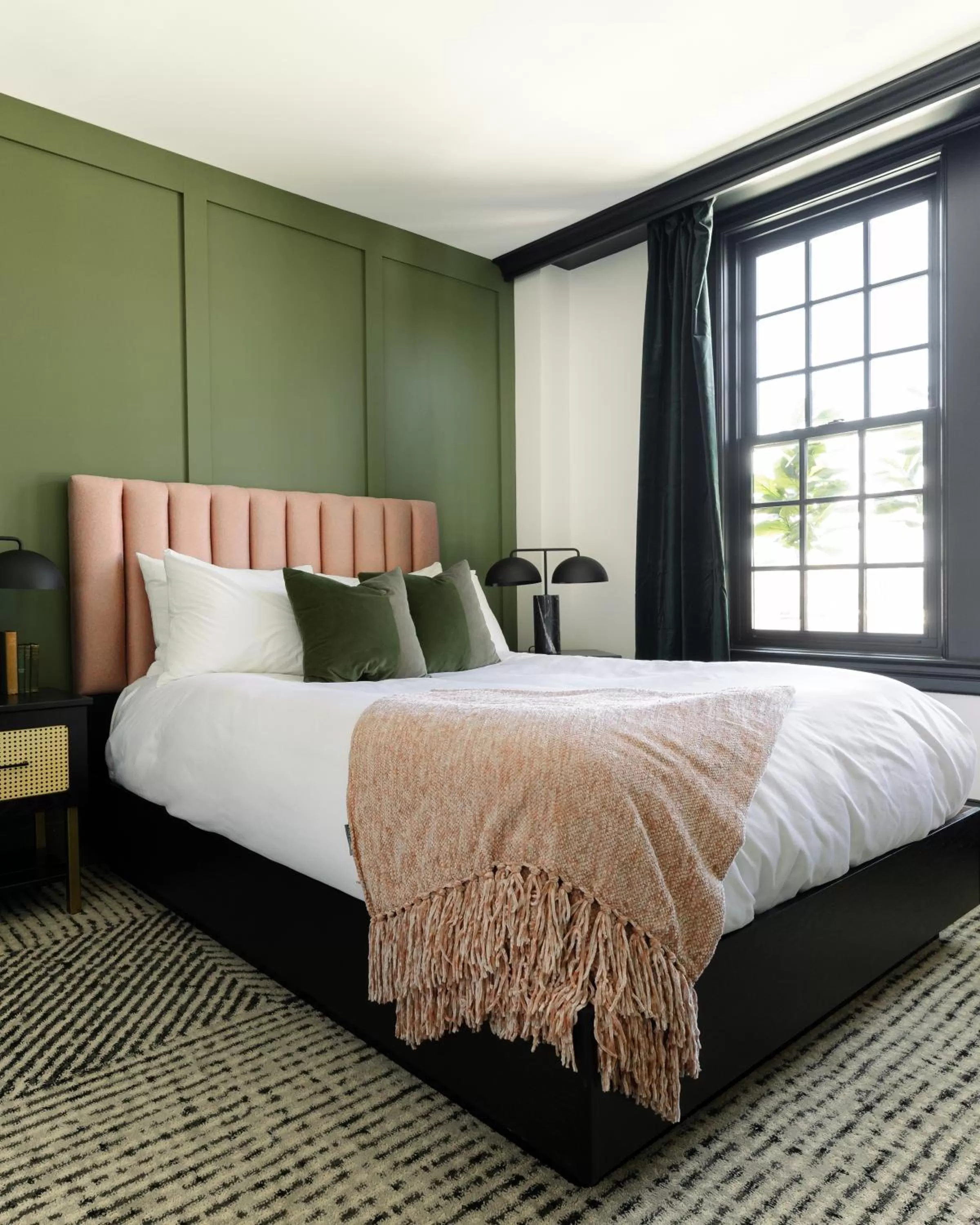 Bed in Hotel Thaxter