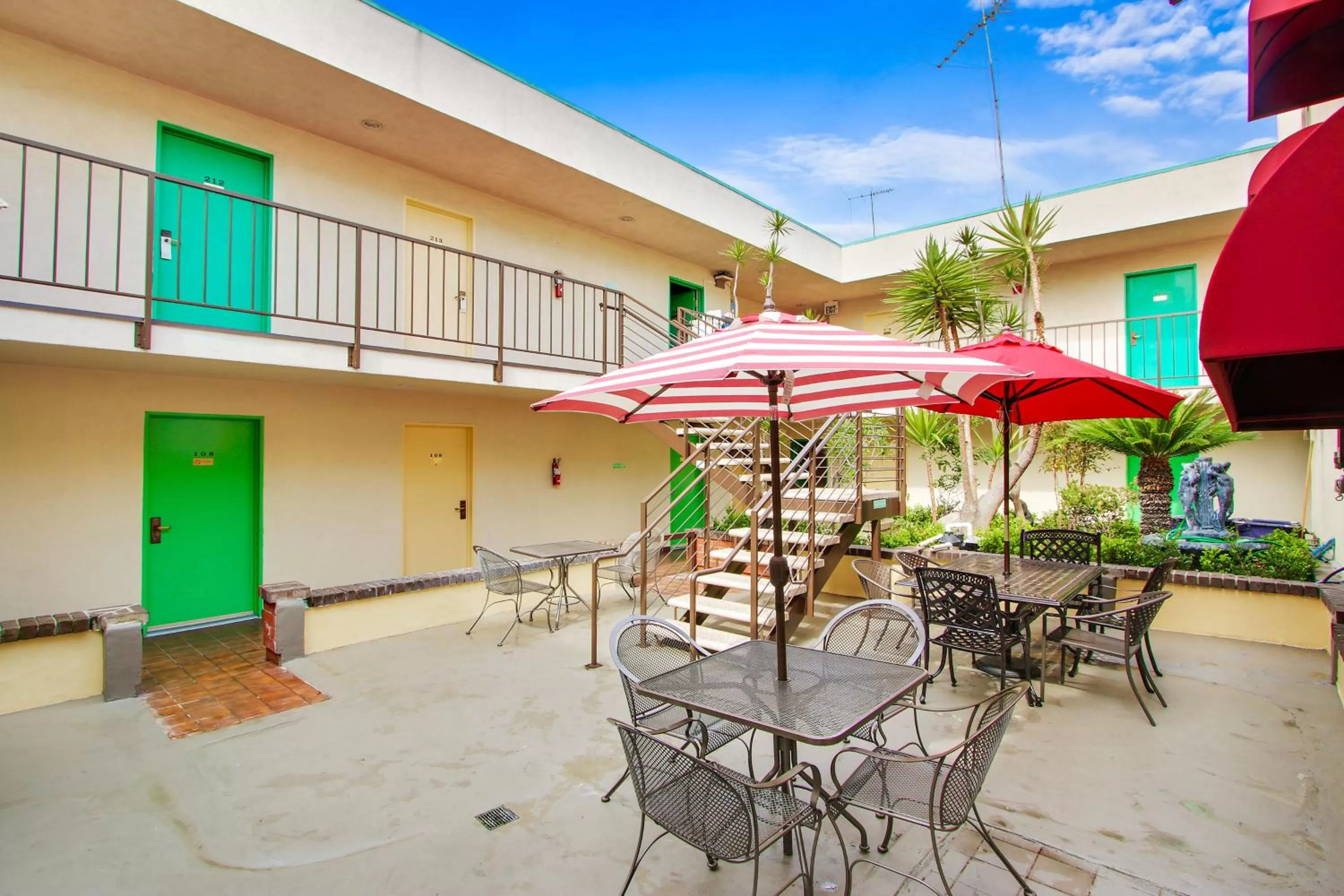 Patio in Rotex Western Inn