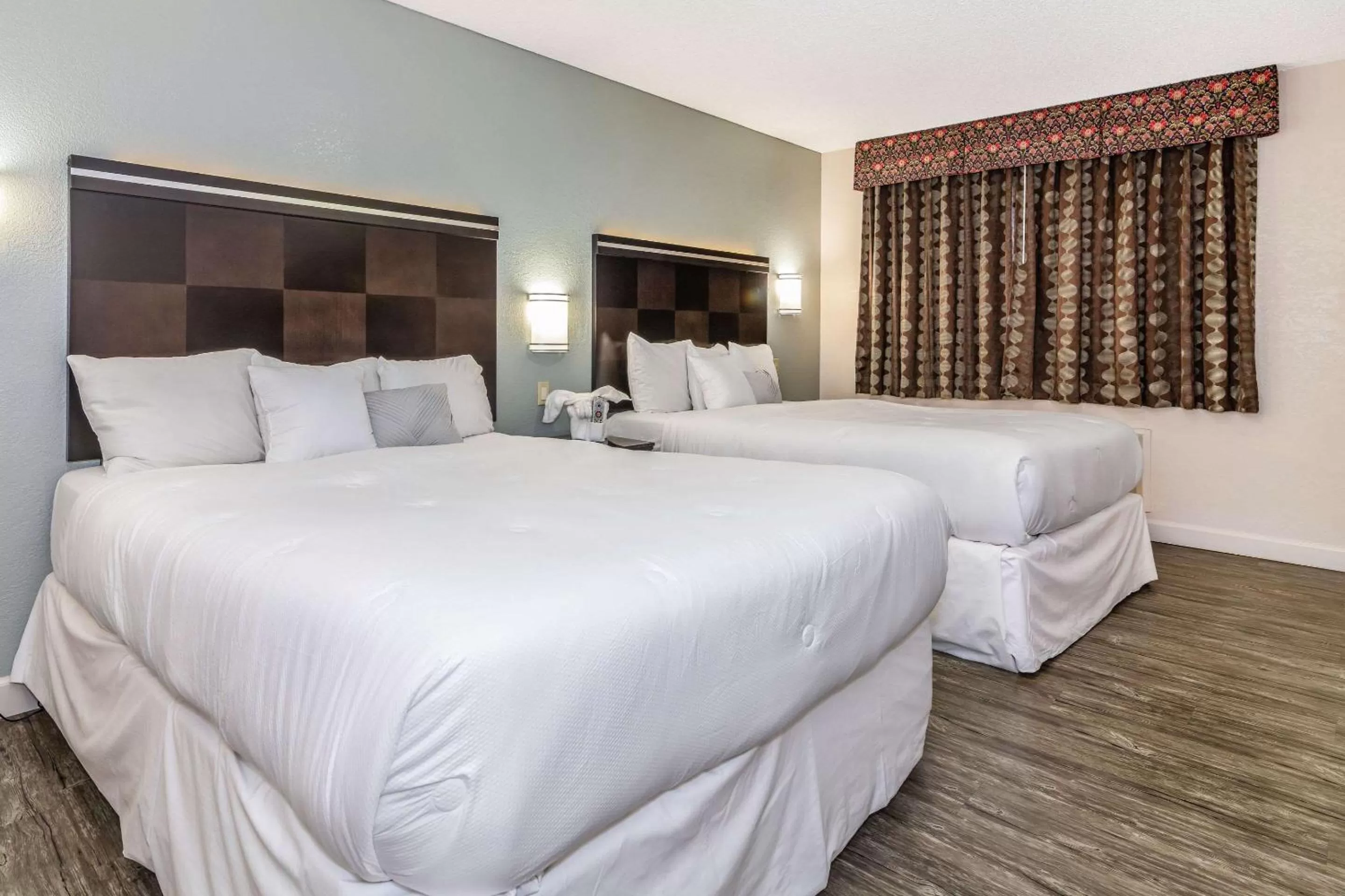 Photo of the whole room, Bed in Rodeway Inn On Historic Route 66