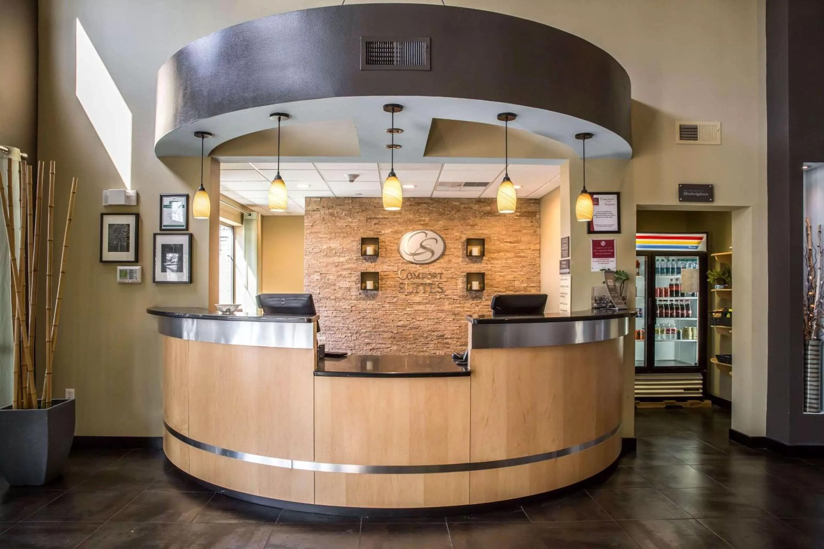 Lobby or reception in Comfort Suites New Bern near Cherry Point