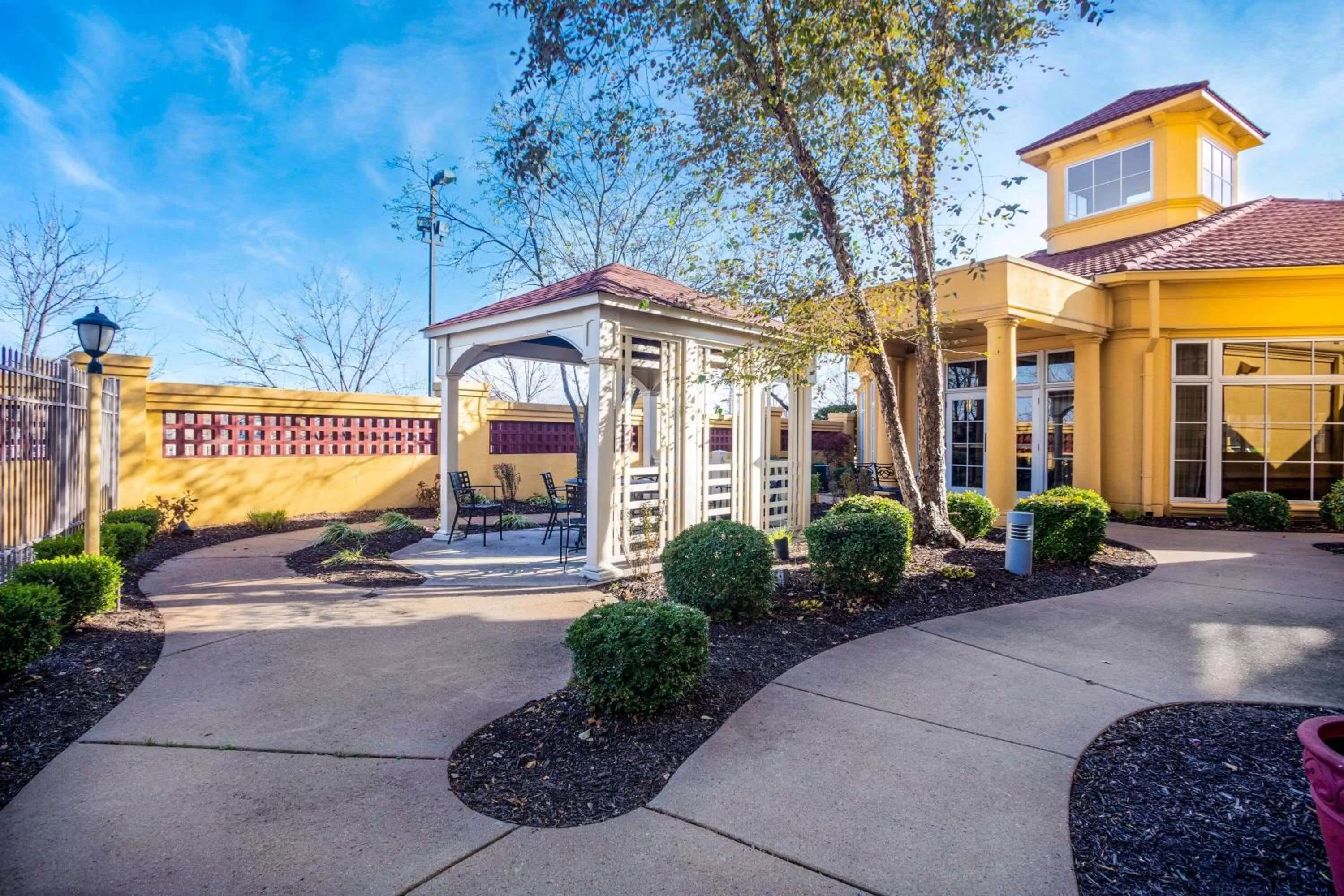 On site in La Quinta by Wyndham St. Louis Westport