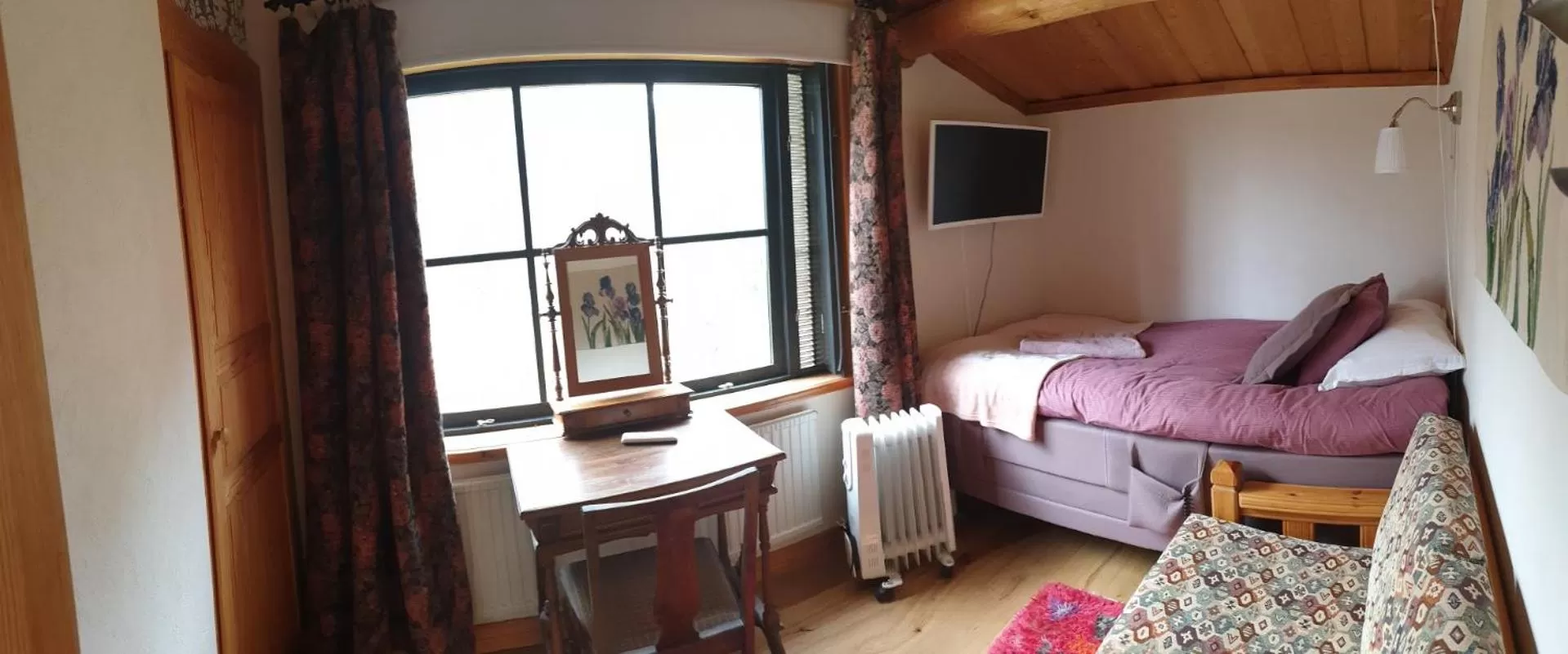 Bed in Woodstock B&B & Studio Apartments