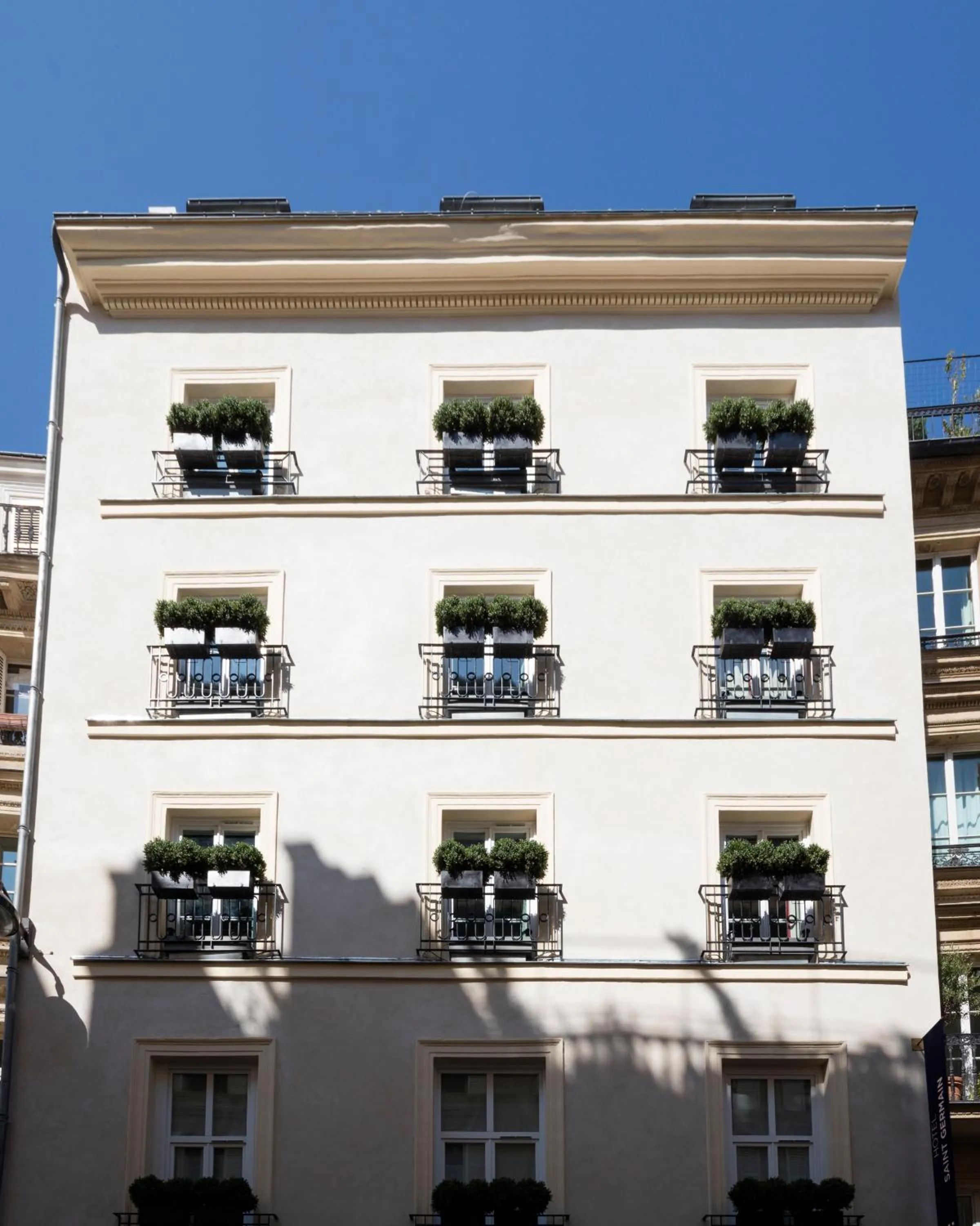 Property building in Hôtel Saint Germain