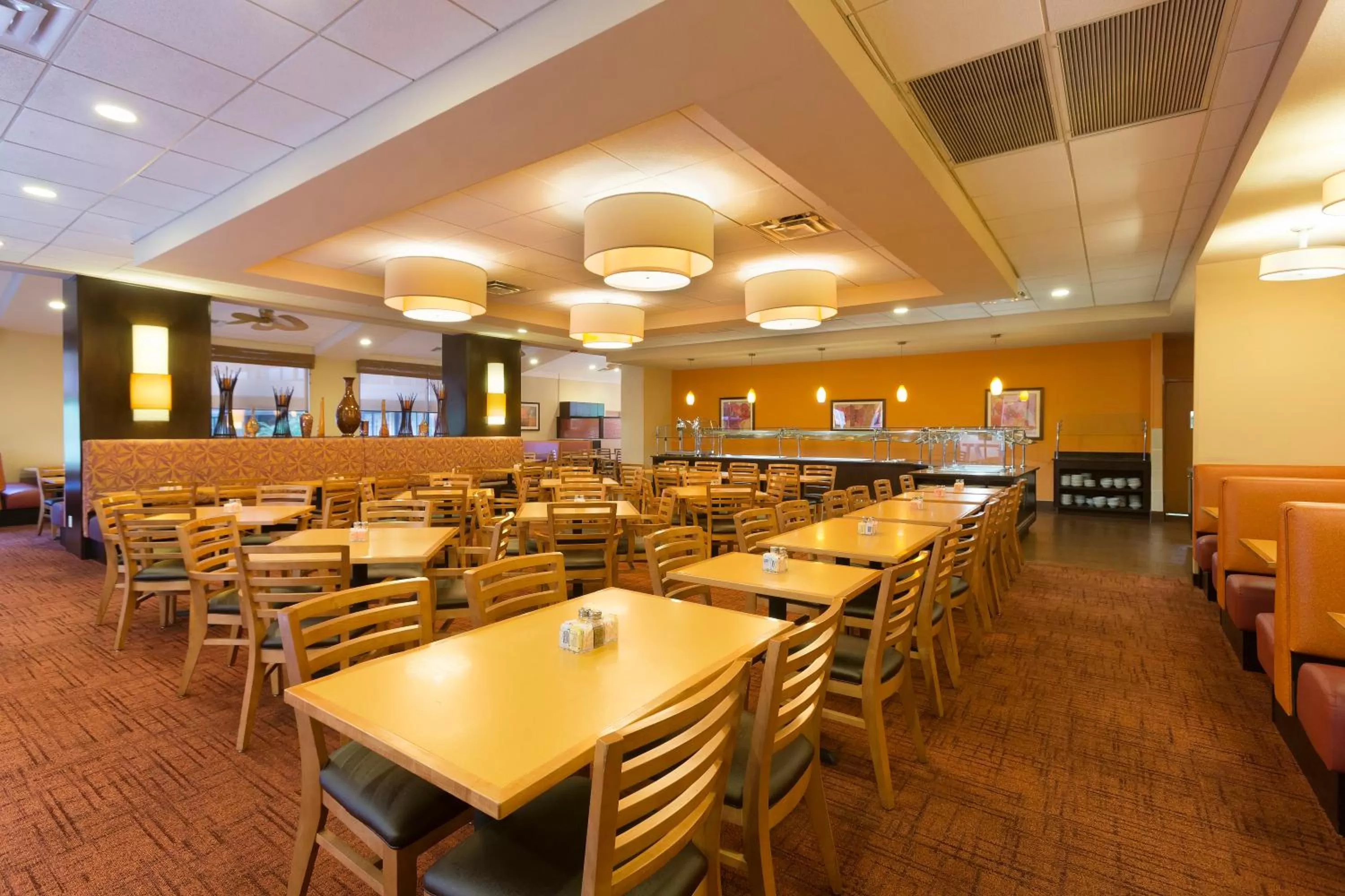 Restaurant/places to eat in Rosen Inn International Near The Parks