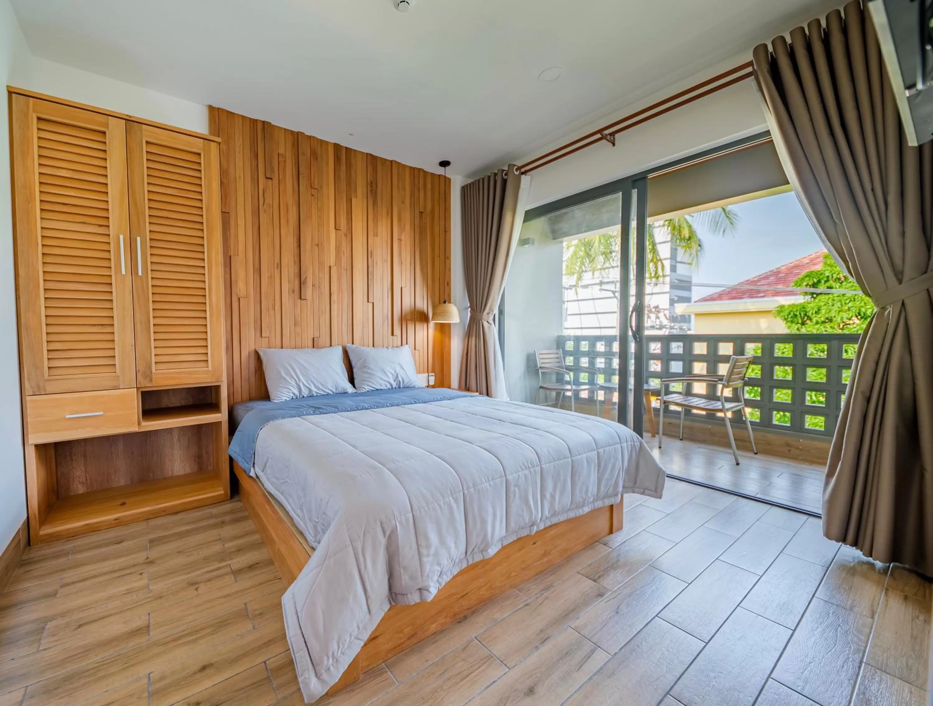 Balcony/Terrace, Bed in Coast House Boutique Hotel