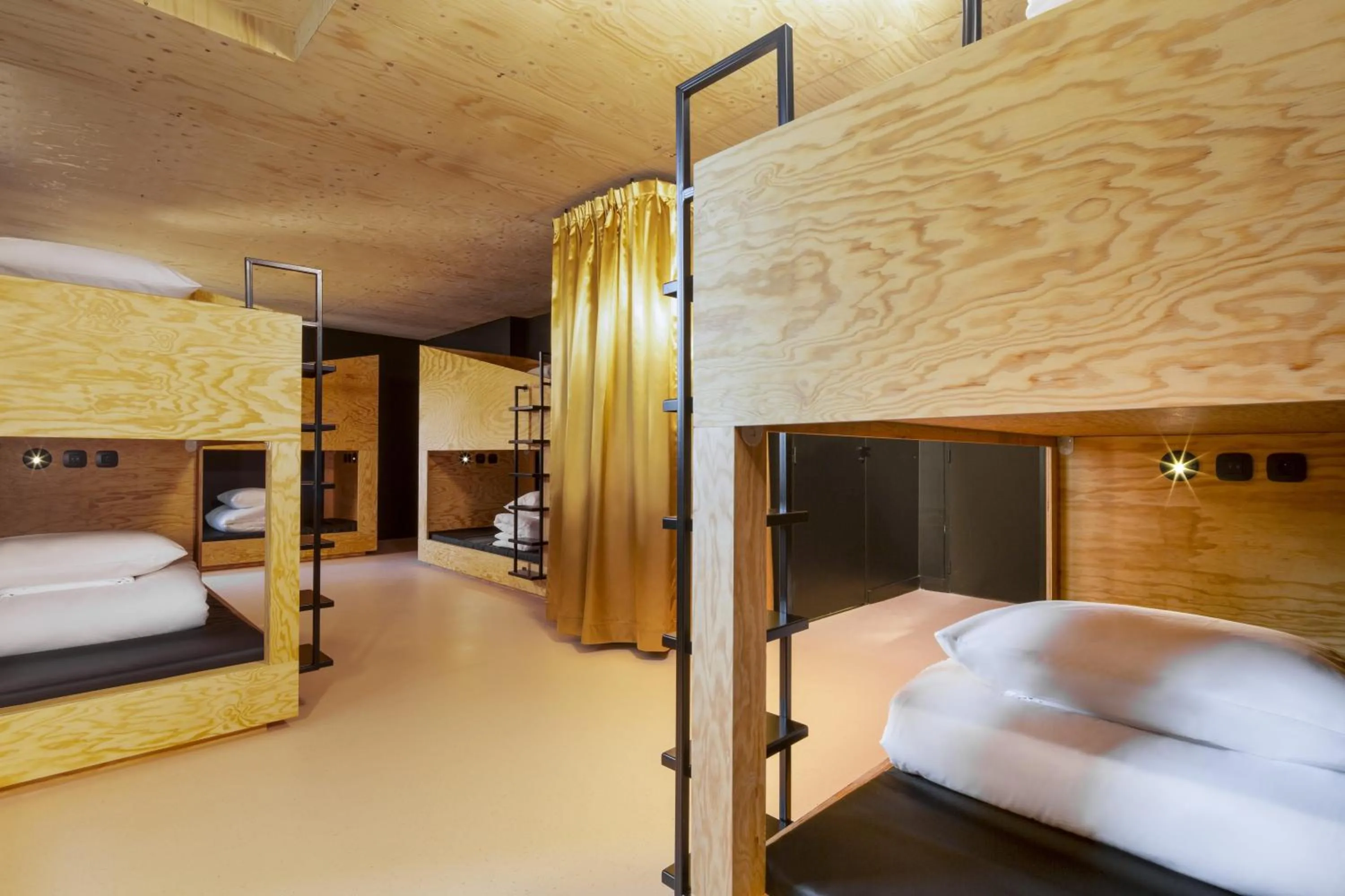 Bed in JO&JOE Paris Gentilly - Auberge de Jeunesse