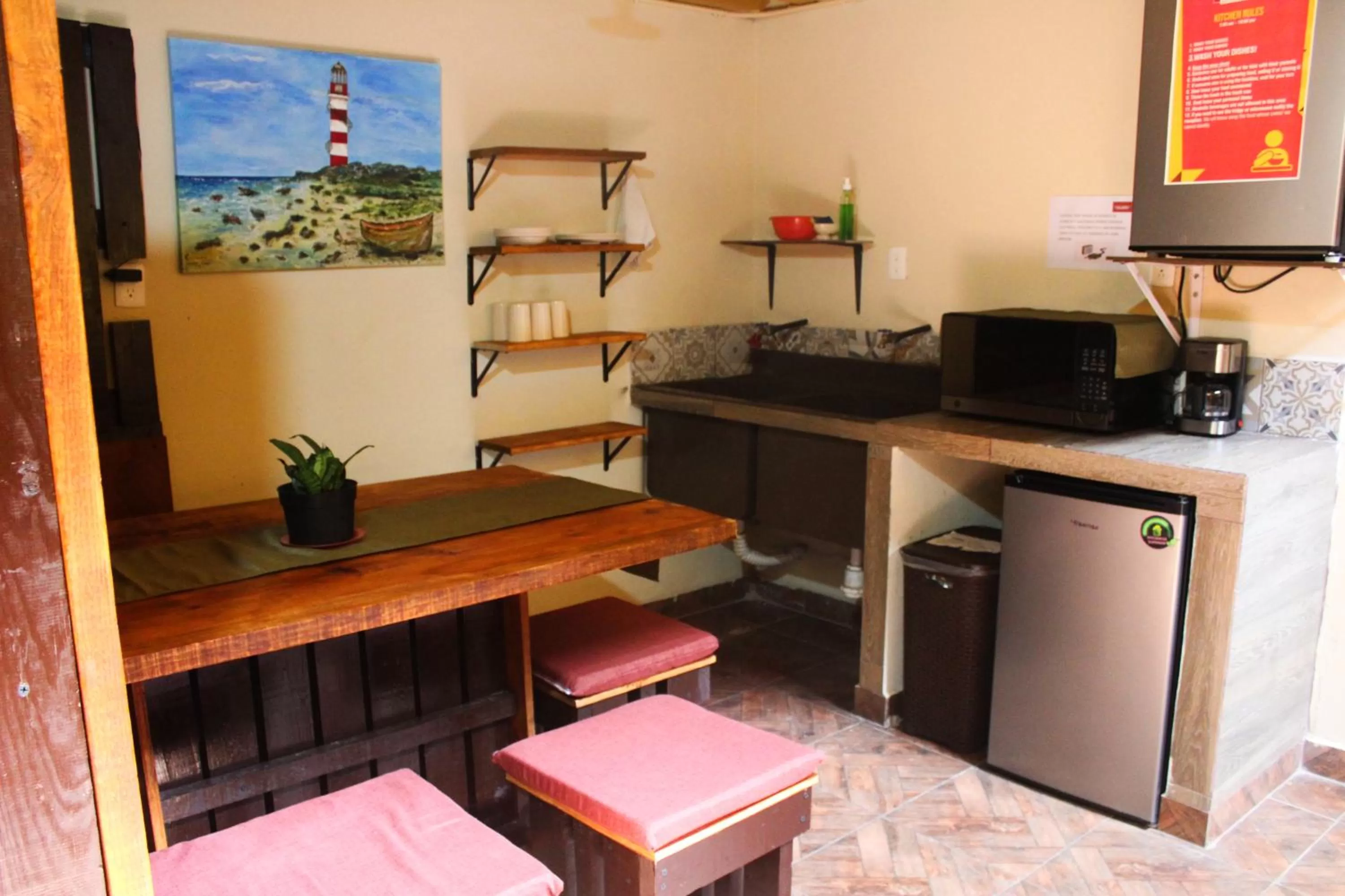 Kitchen or kitchenette in Casa Bonita Hotel y Hostal