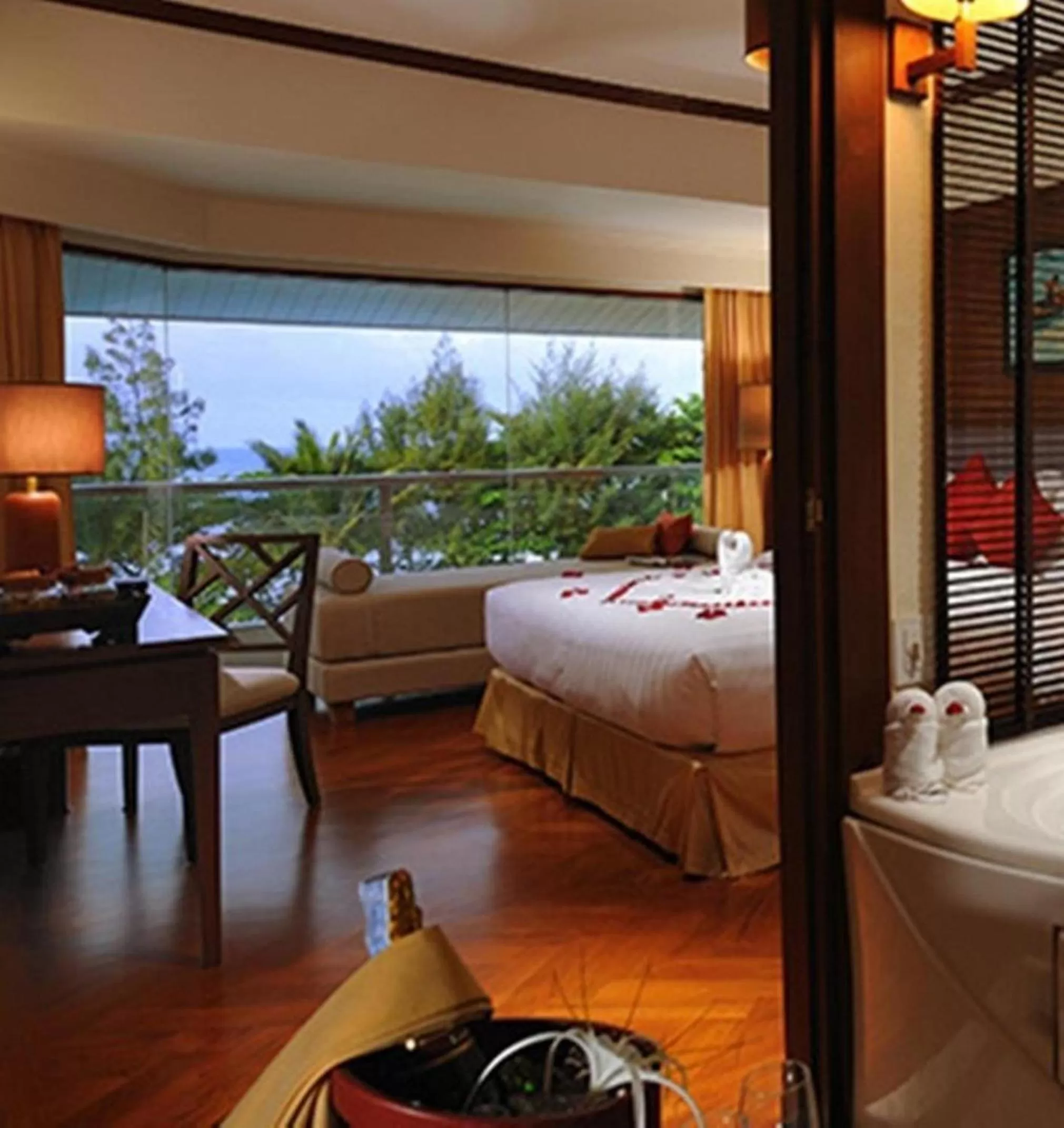 Photo of the whole room, Bed in Aonang Villa Resort I Beach Front
