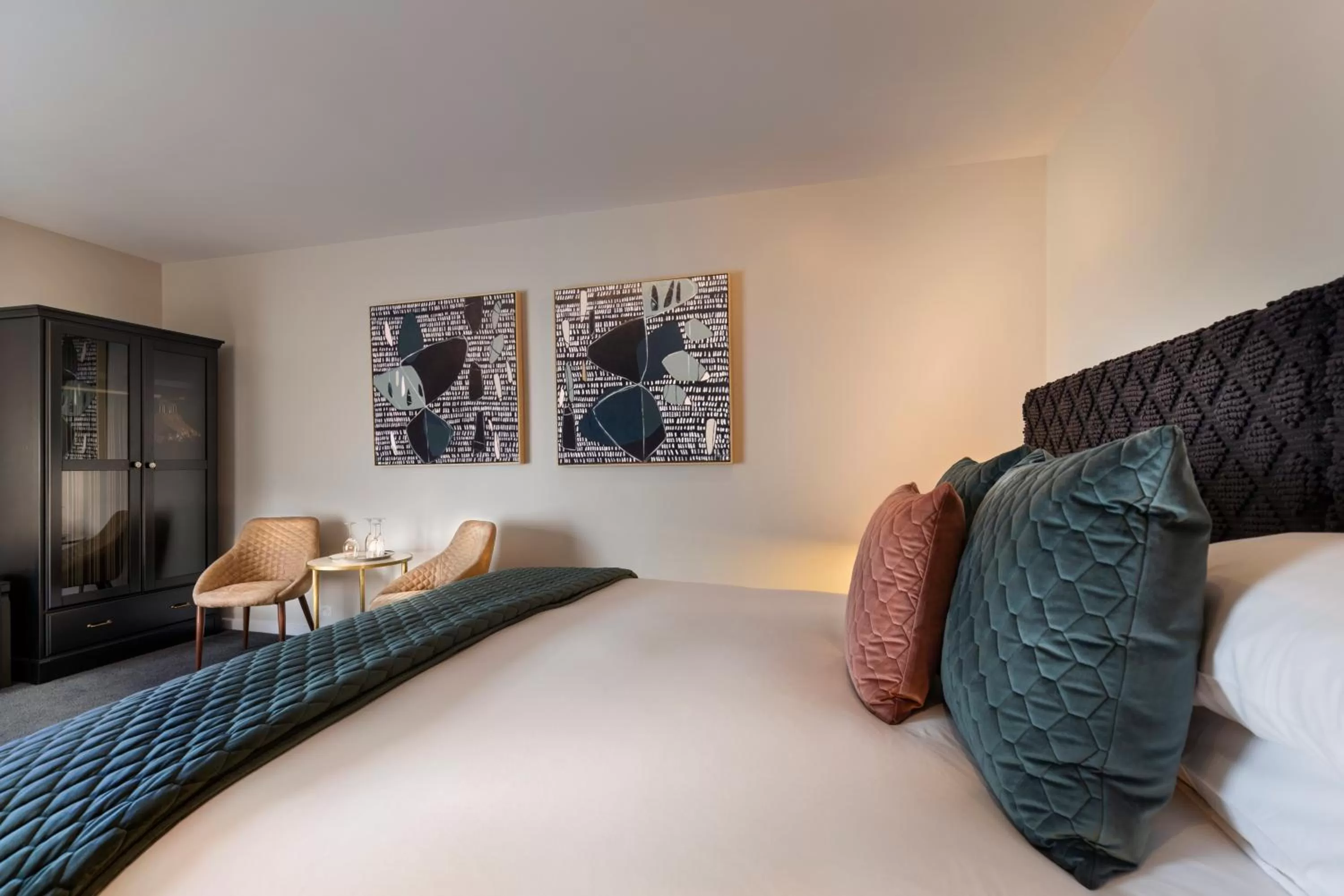 Bed in Hotel Frangos