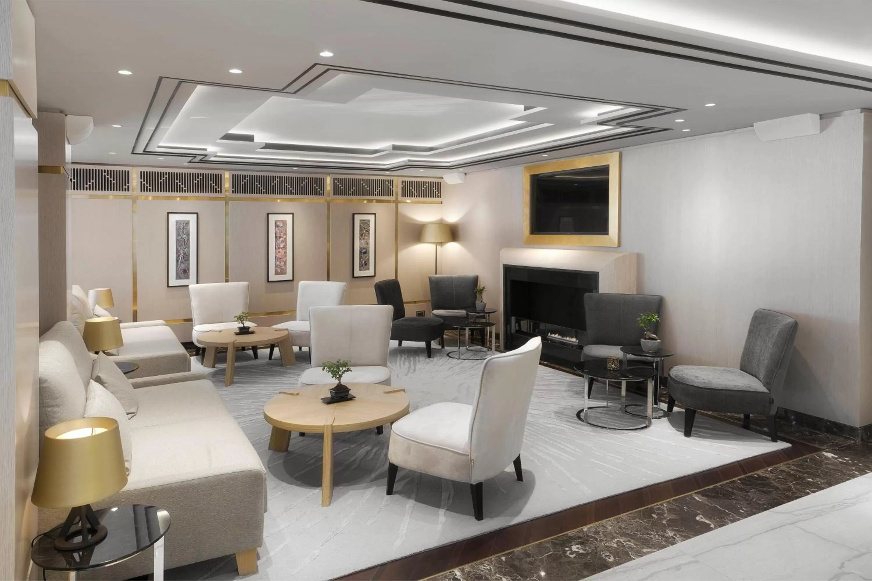 Lounge or bar in InterContinental Sofia by IHG