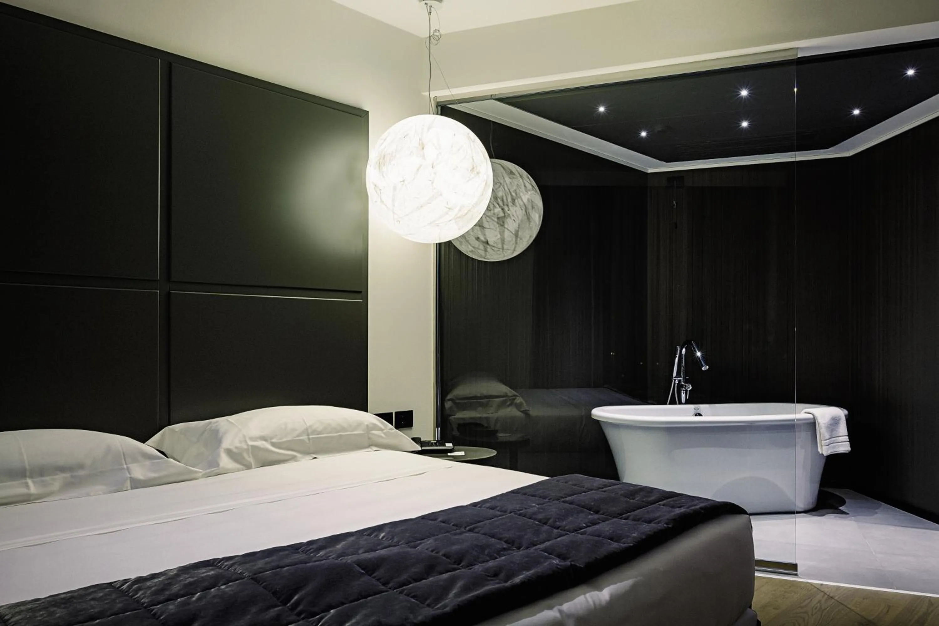 Photo of the whole room, Bed in Link124 Hotel