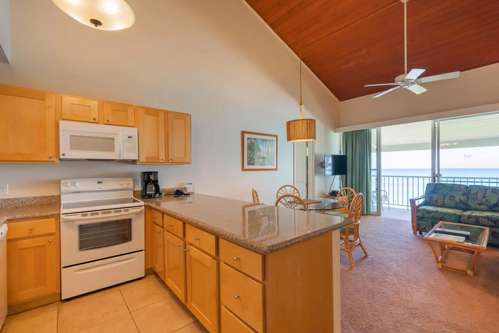 Kitchen or kitchenette, Kitchen/Kitchenette in Napili Sunset Beach Front Resort