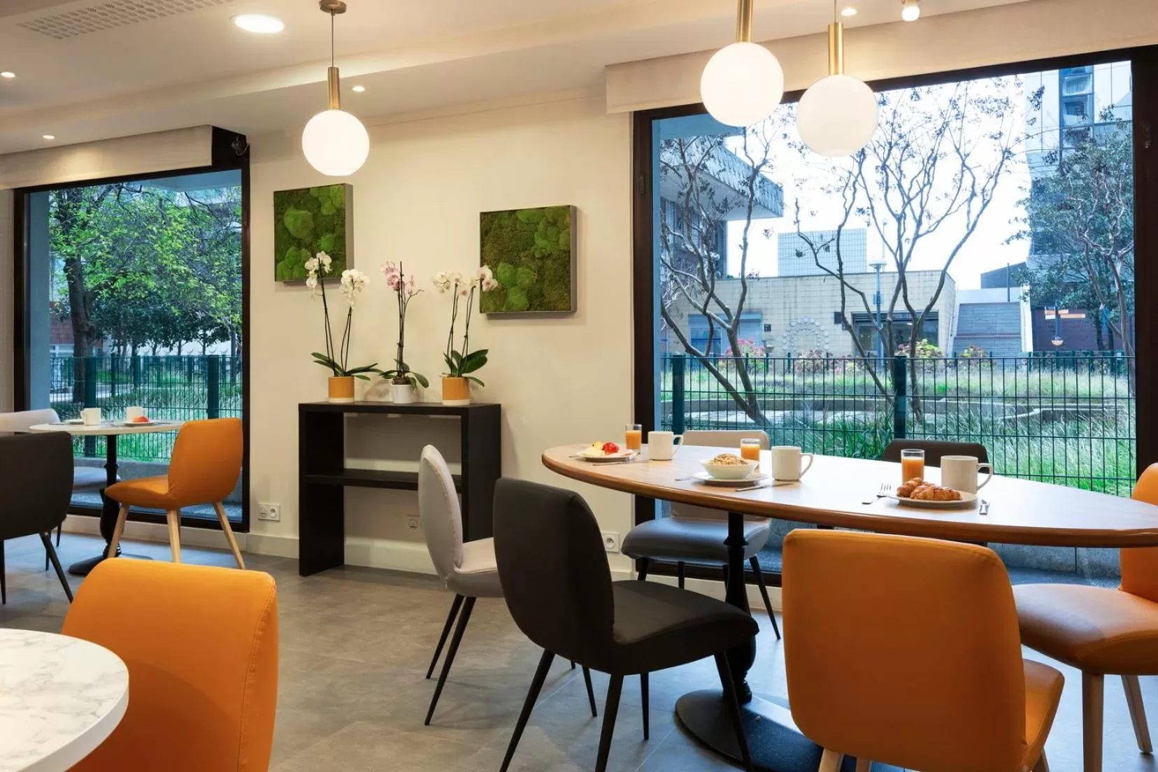 Breakfast in Citadines La Défense Paris