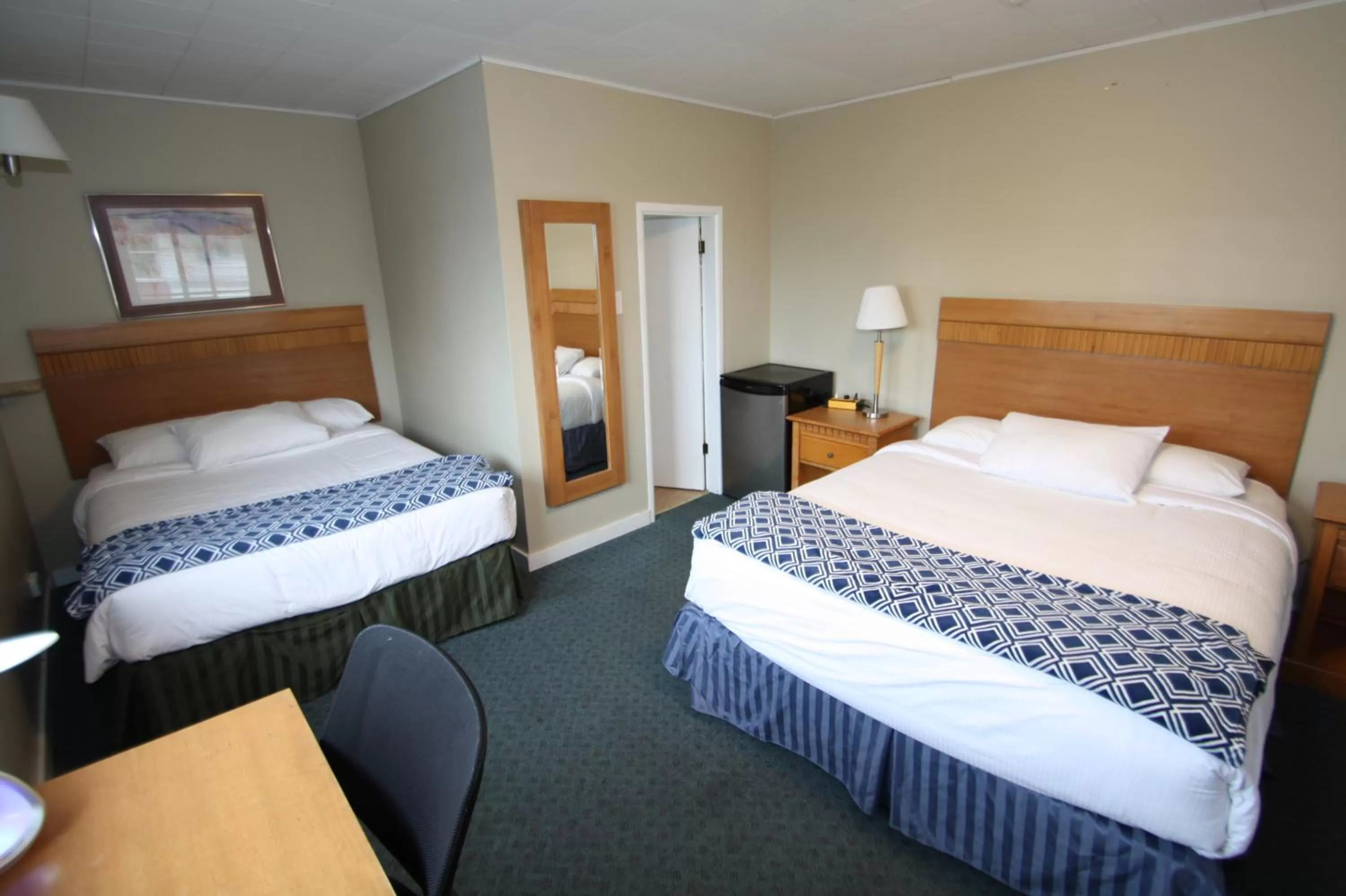 Queen Room with Double Bed in Harrison Spa Motel