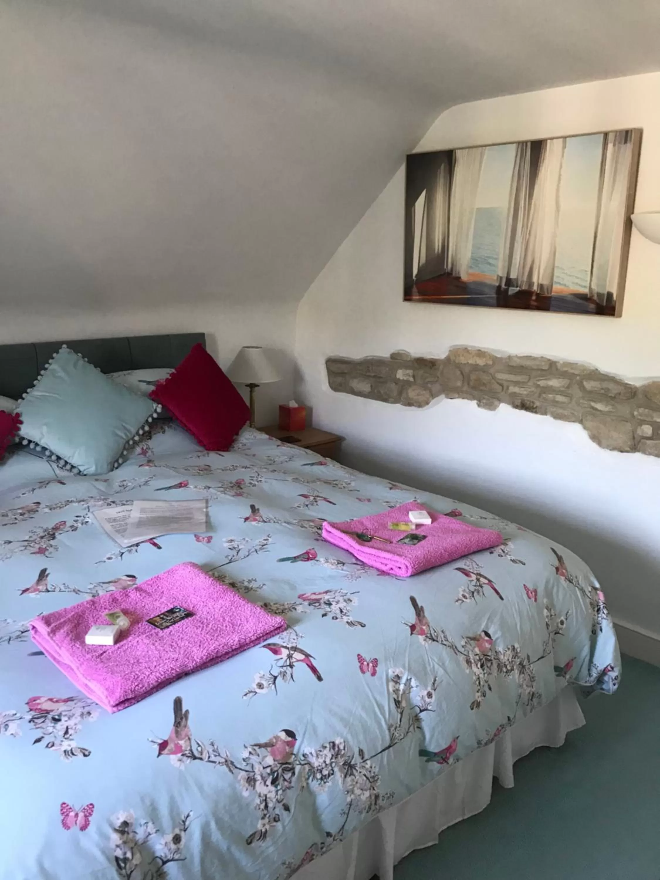 Bedroom, Bed in Blue Shutters