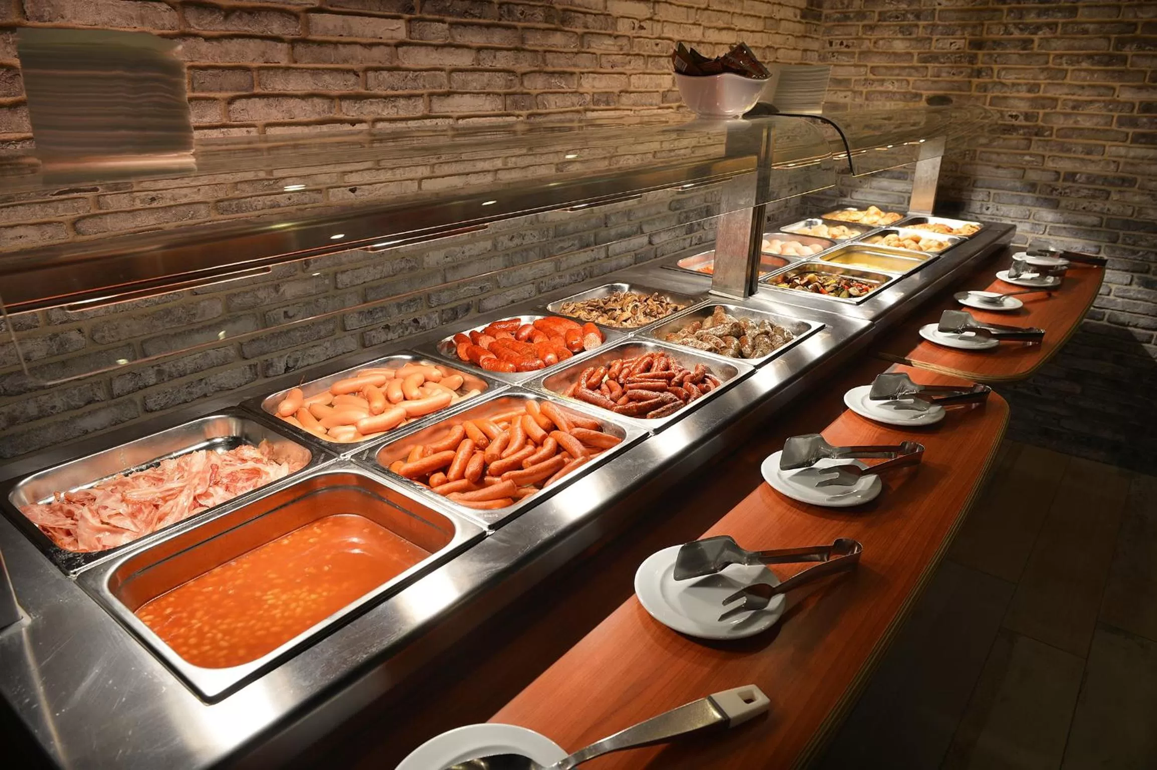 Buffet breakfast in Wilson Palace by LOFT