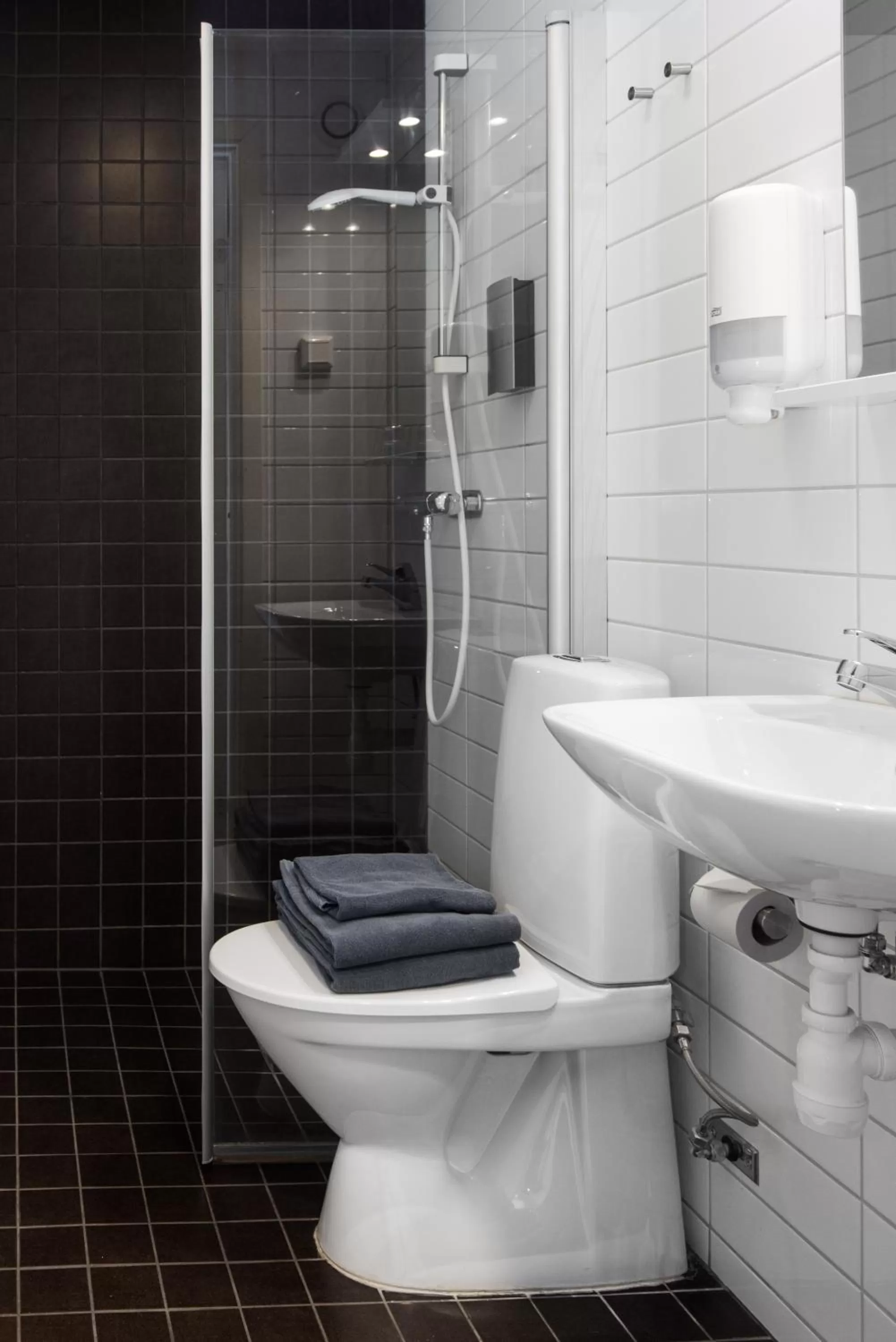 Medium Double Room - single occupancy - Pet Friendly in Hotell Fyrislund