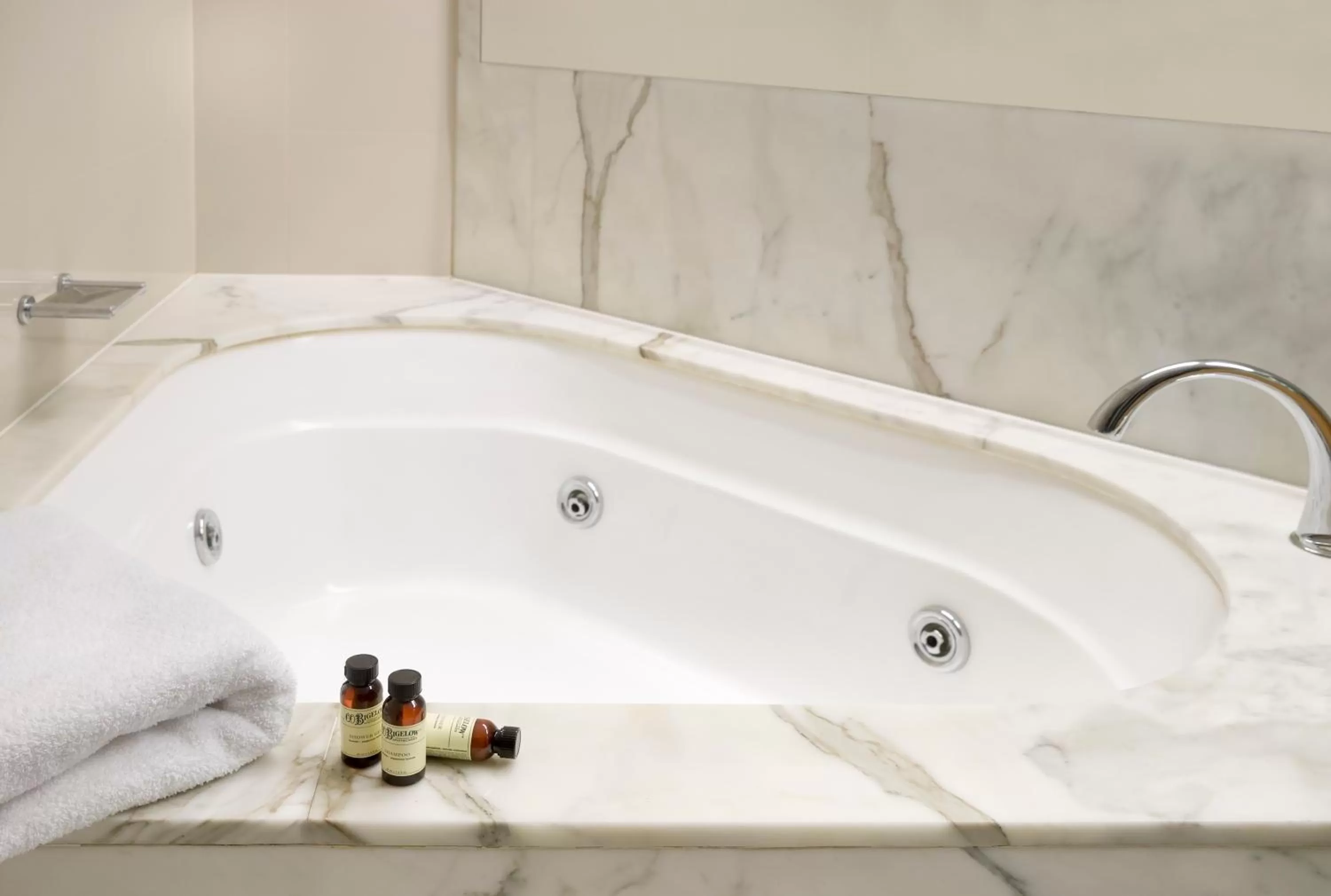 Bathroom in Pullman Quay Grand Sydney Harbour