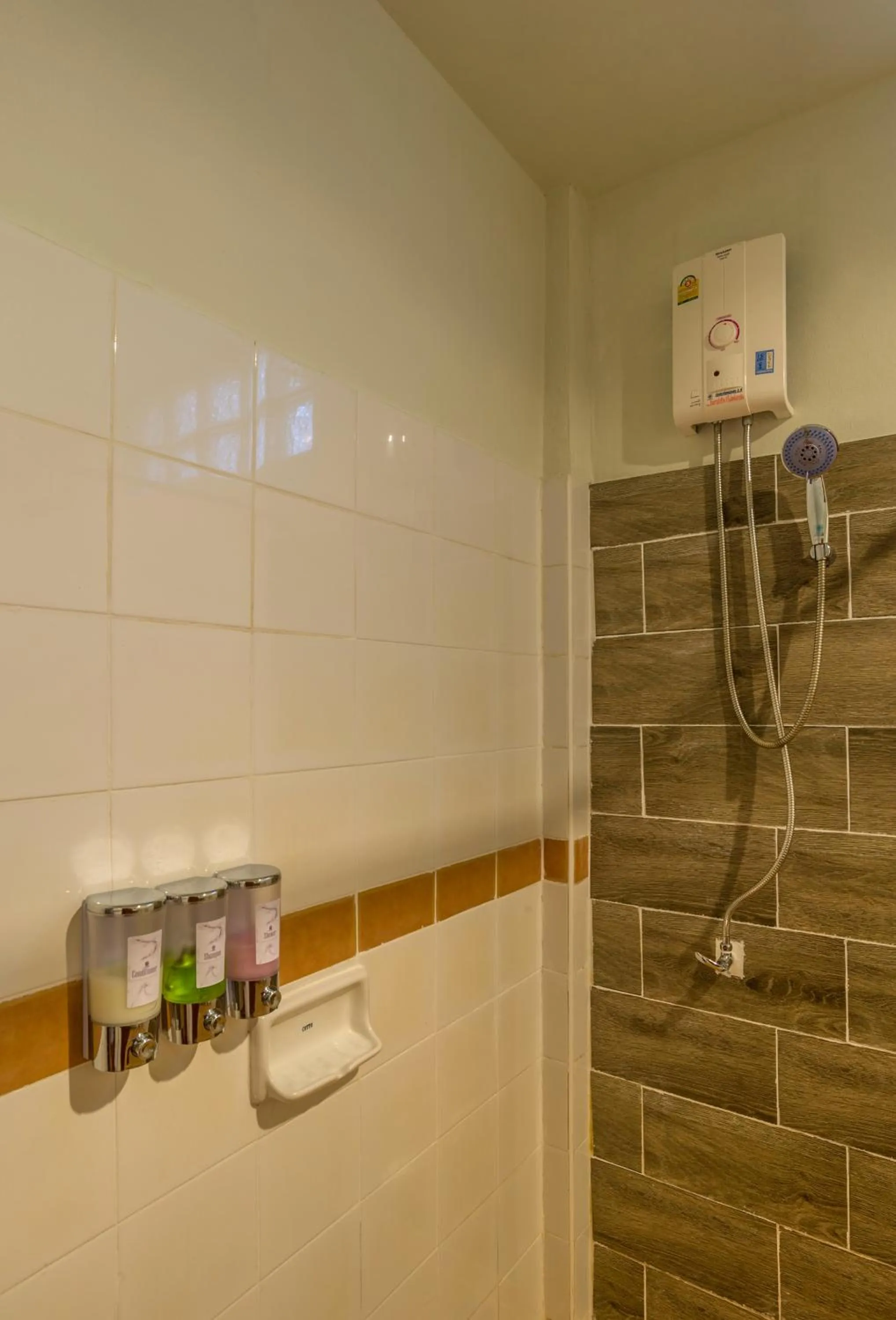 Shower in Lanta Manda Resort