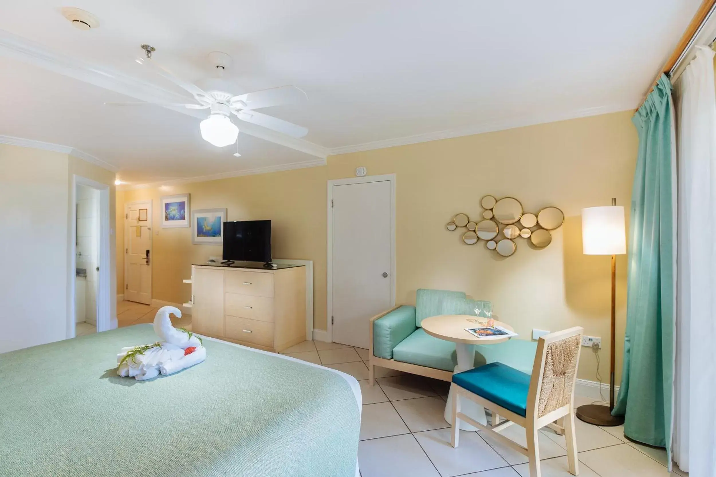 Deluxe Garden View King in Bay Gardens Beach Resort & Spa Deluxe Garden View King in Bay Gardens Beach Resort & Spa